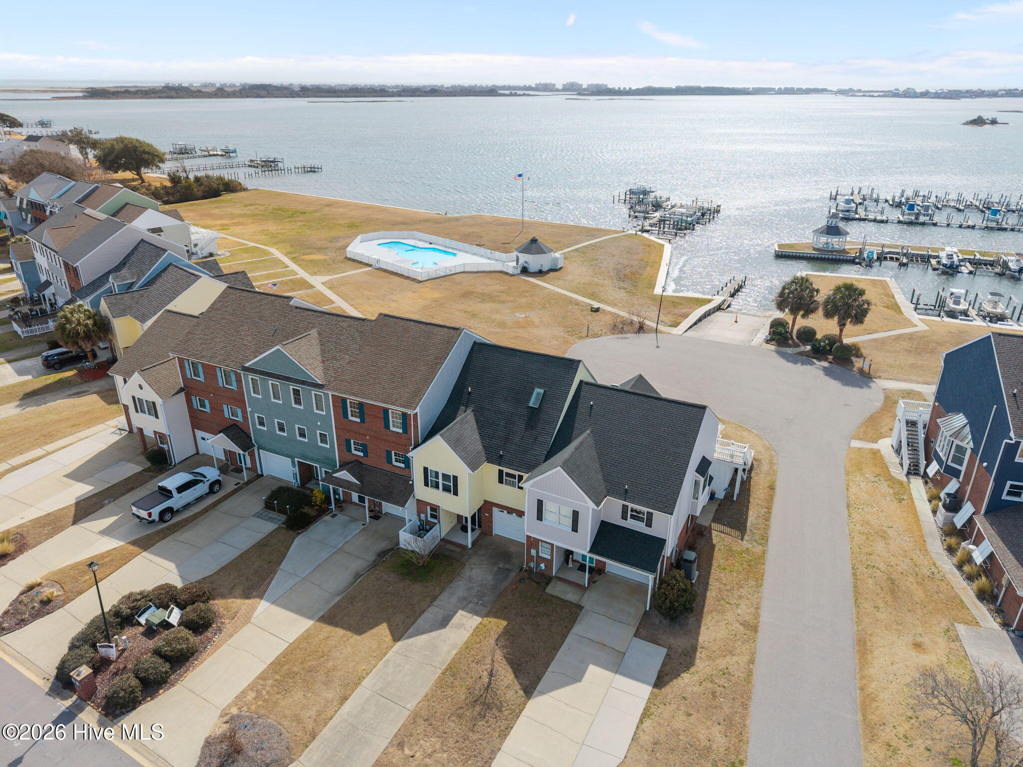 100555604 | Photo 32