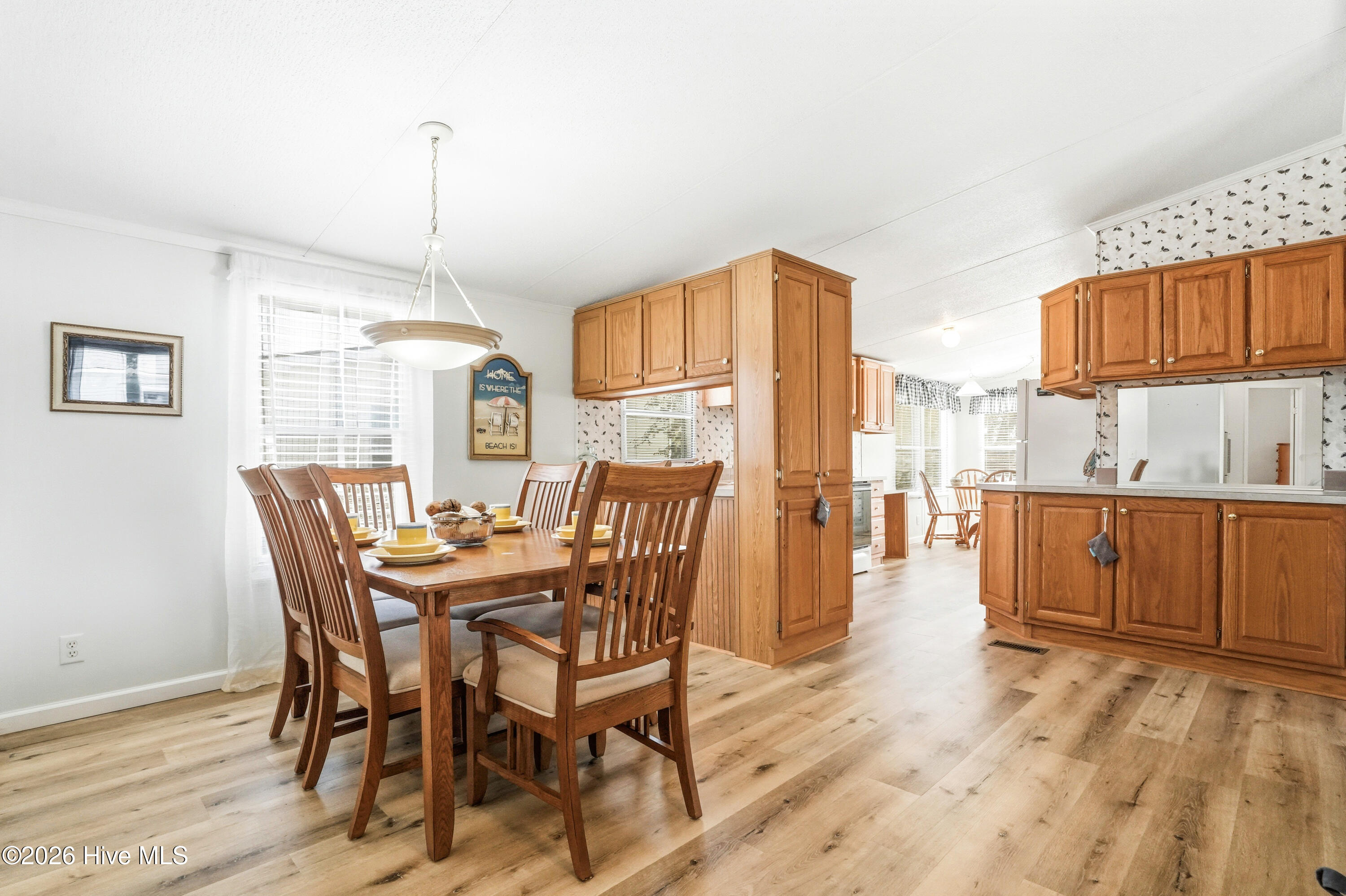 100565641 | Photo 16