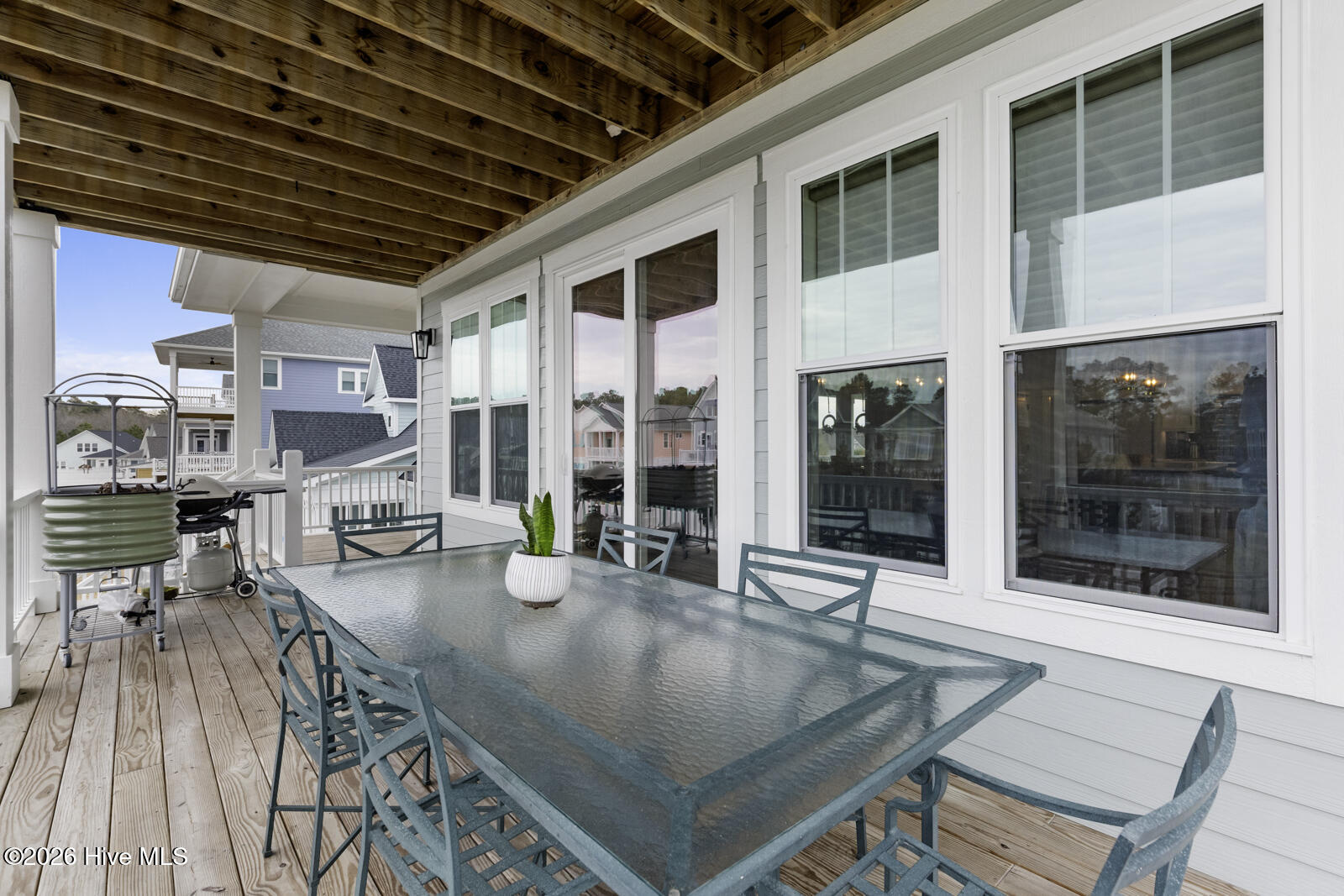 100557738 | Photo 28