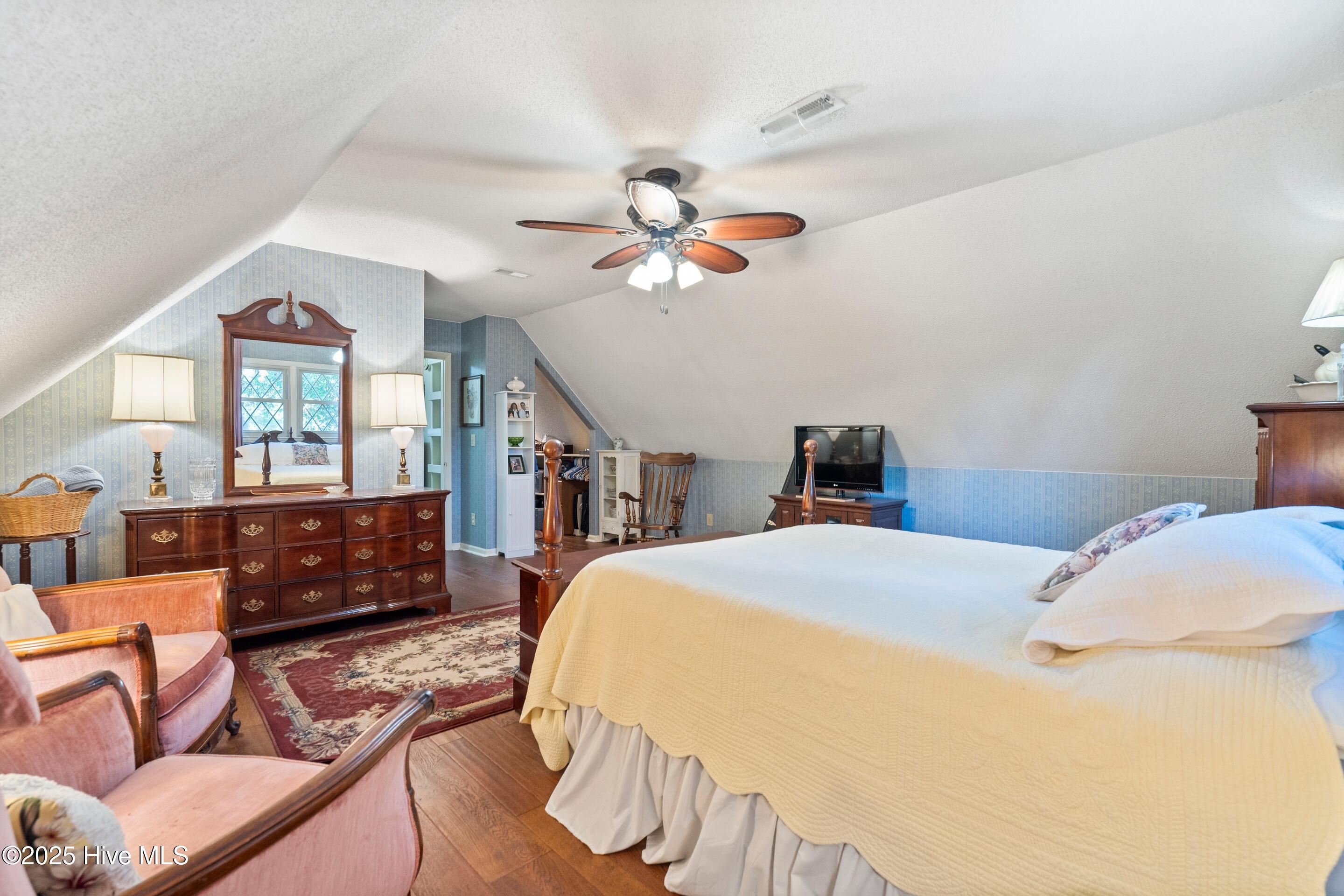 100548046 | Photo 29