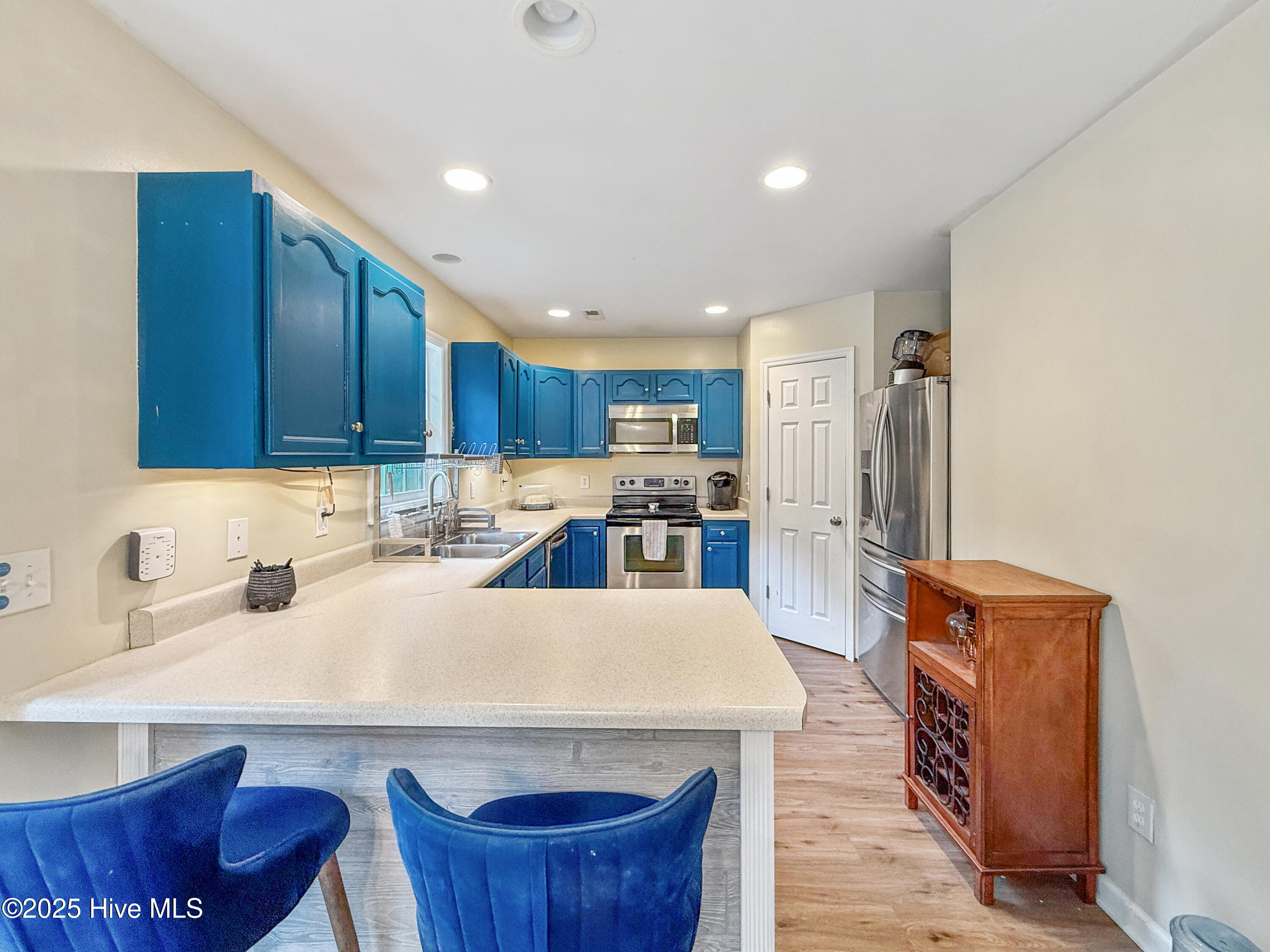 100528290 | Photo 11