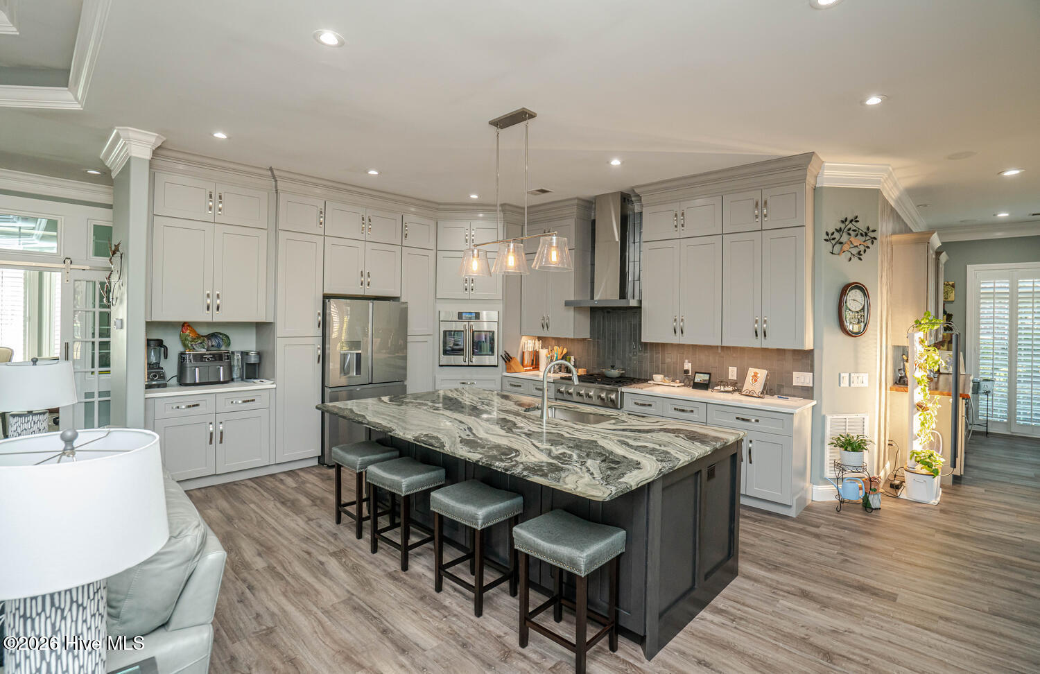 100560123 | Photo 17