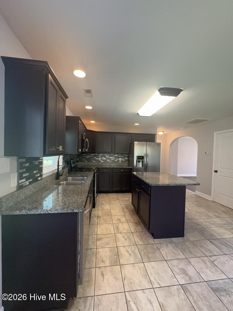 100561613 | Photo 11