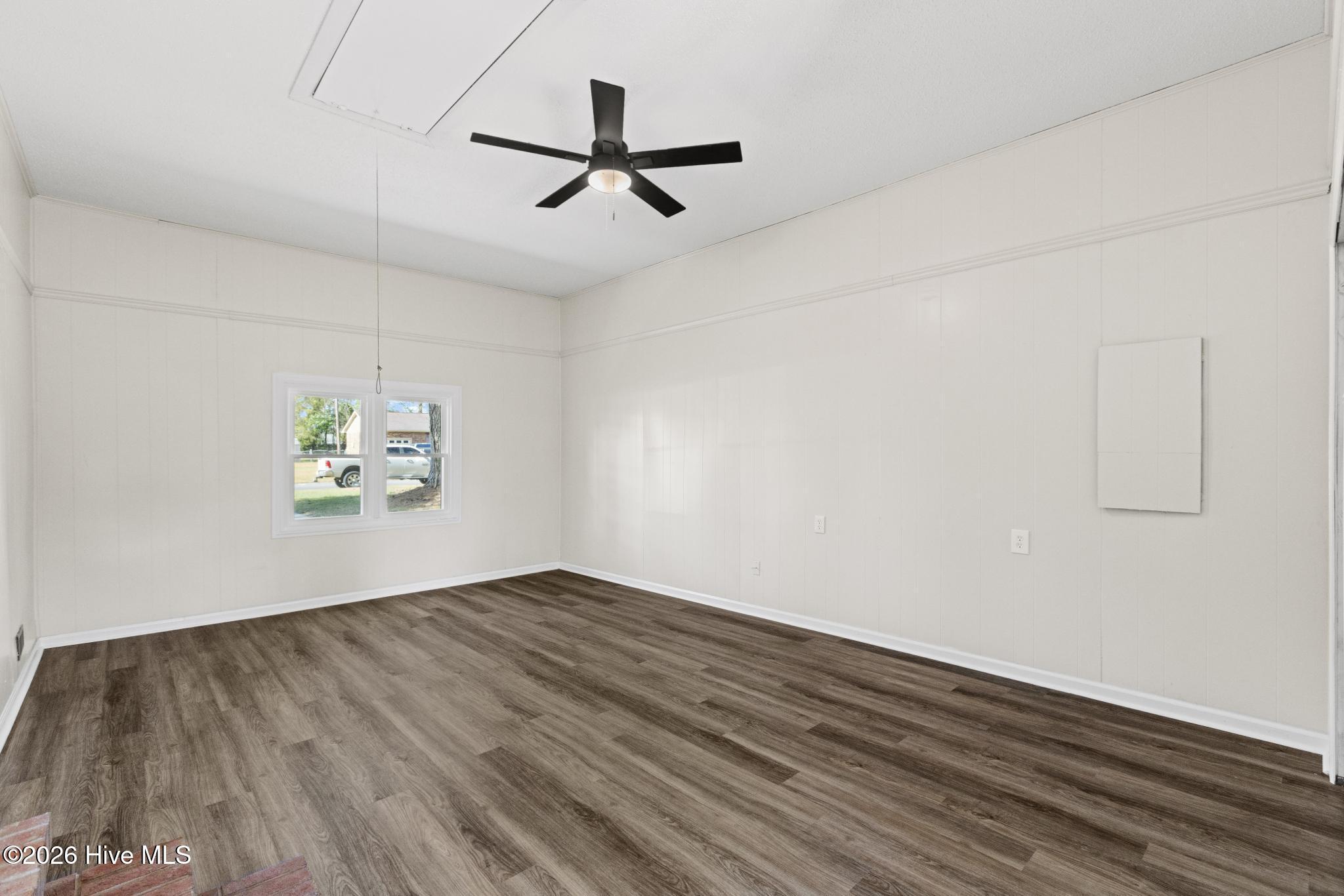 100565282 | Photo 27