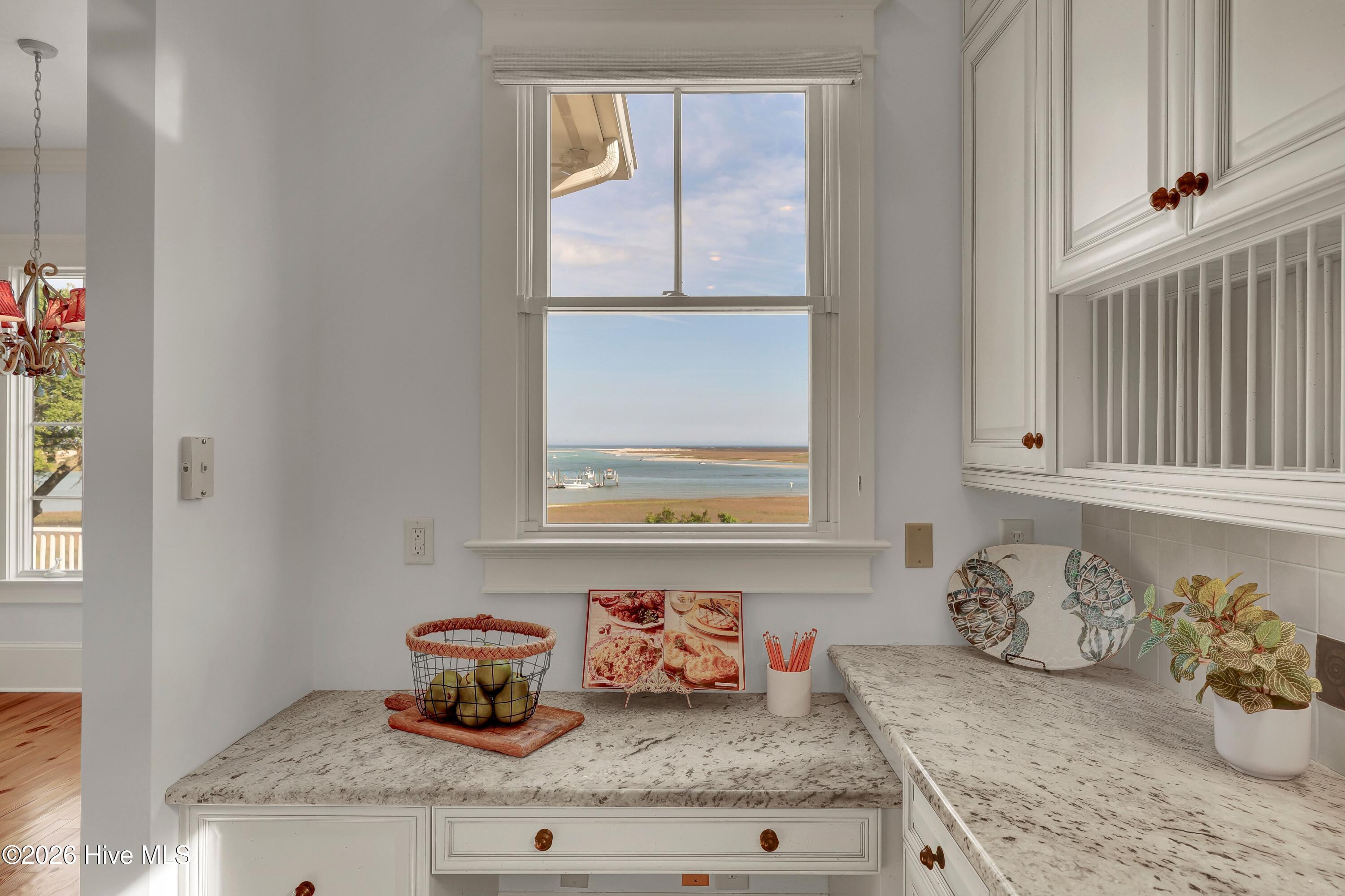 100569484 | Photo 28