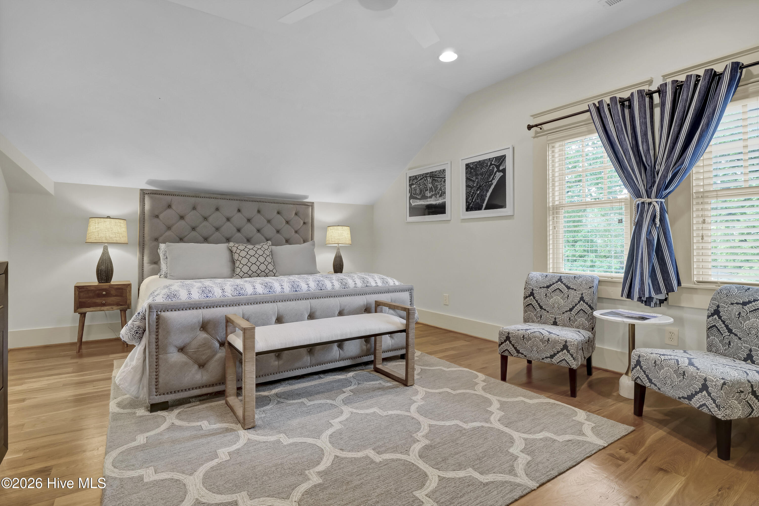 100552686 | Photo 22