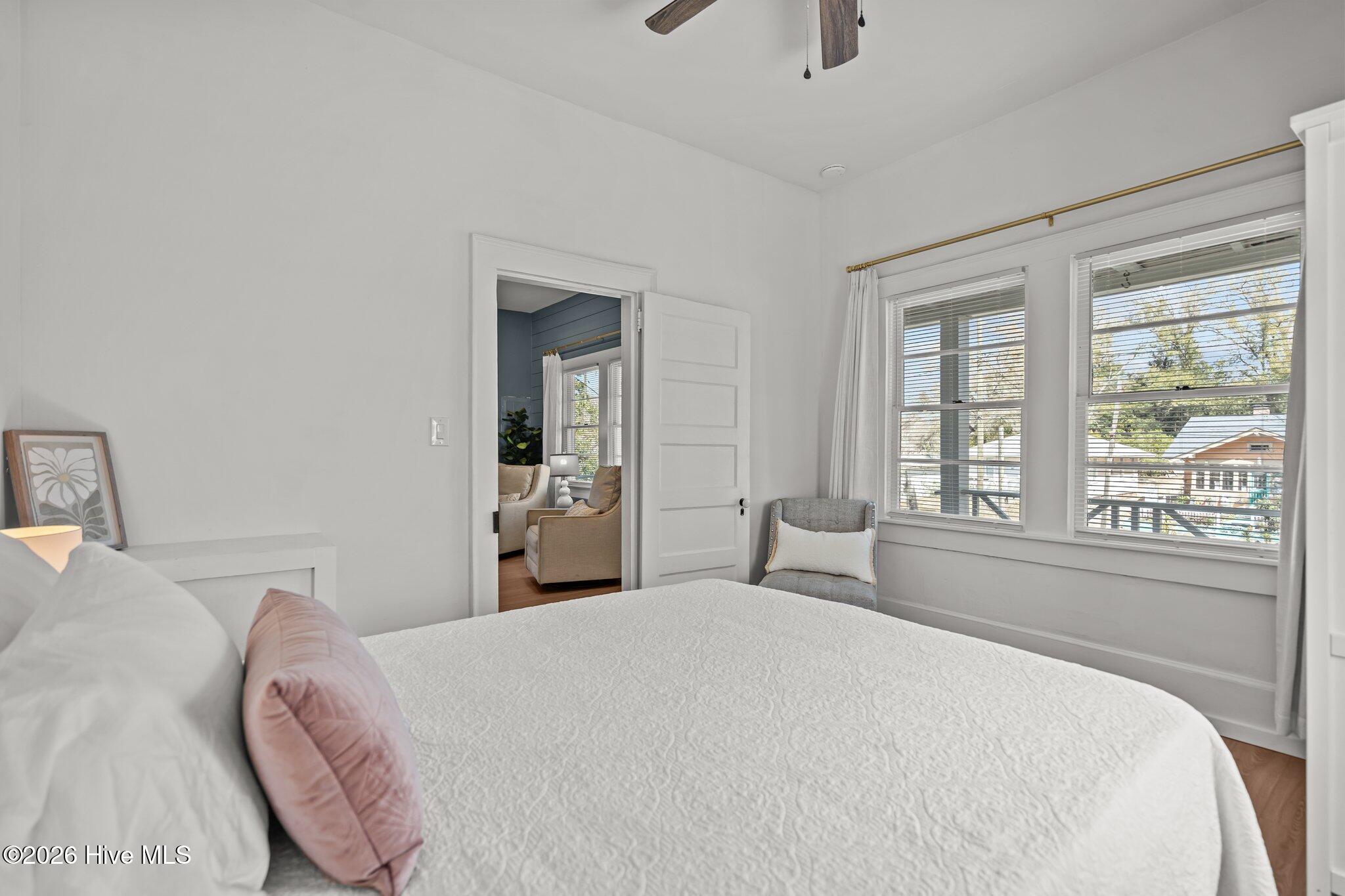 100550595 | Photo 33