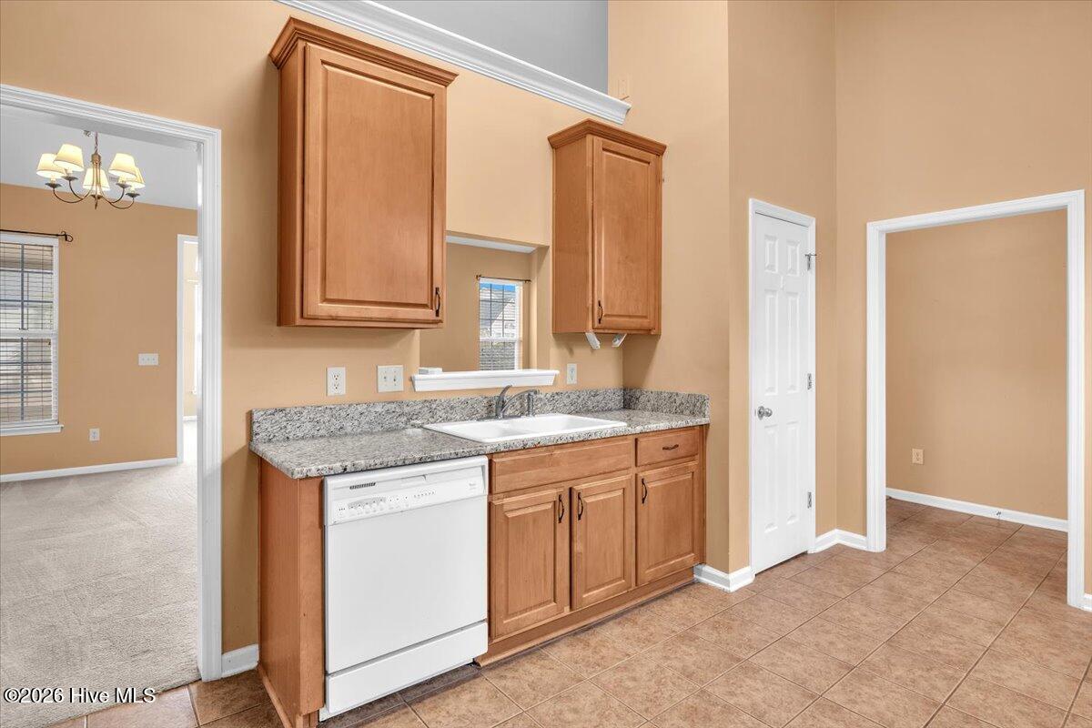 100555948 | Photo 12