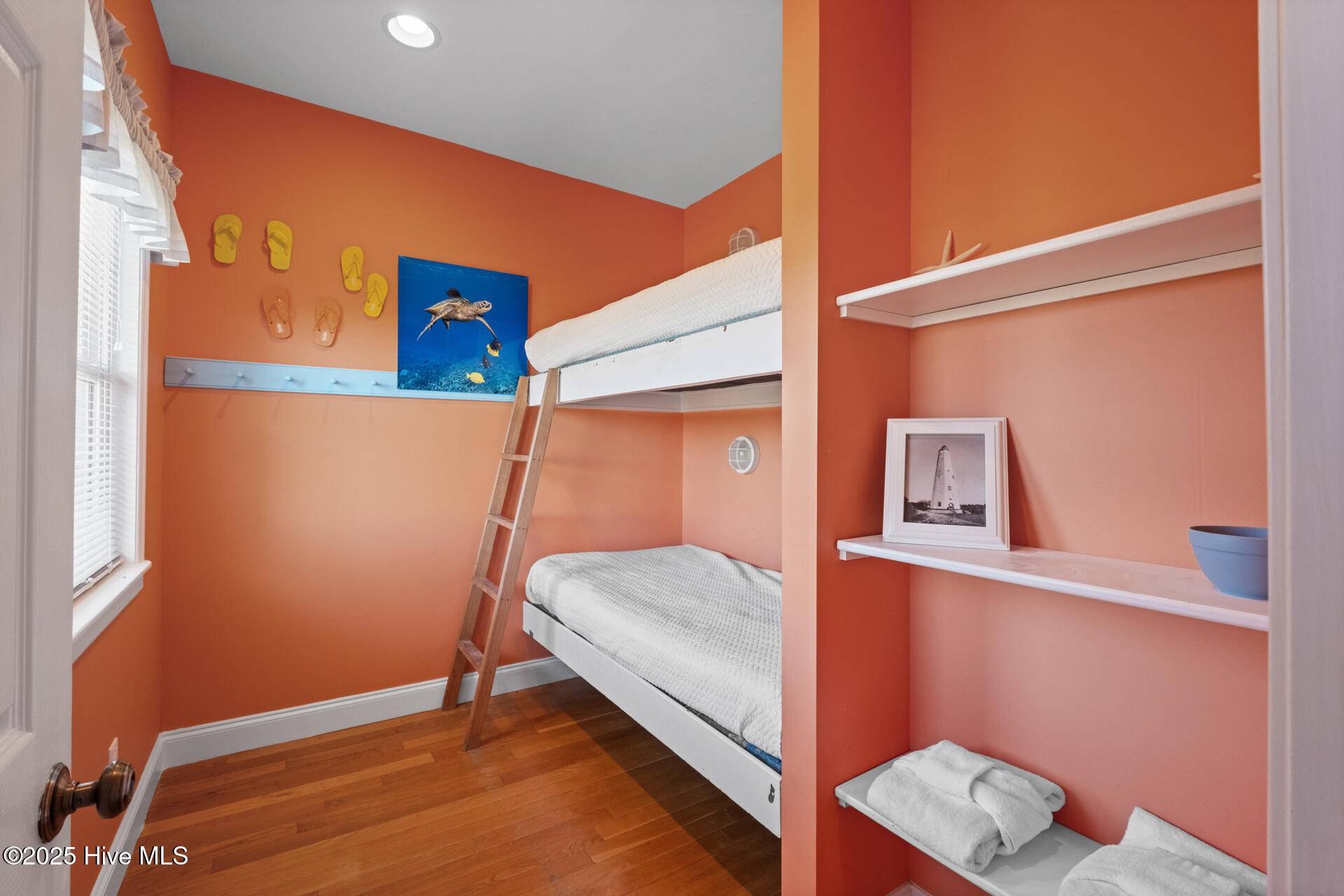 100539936 | Photo 22