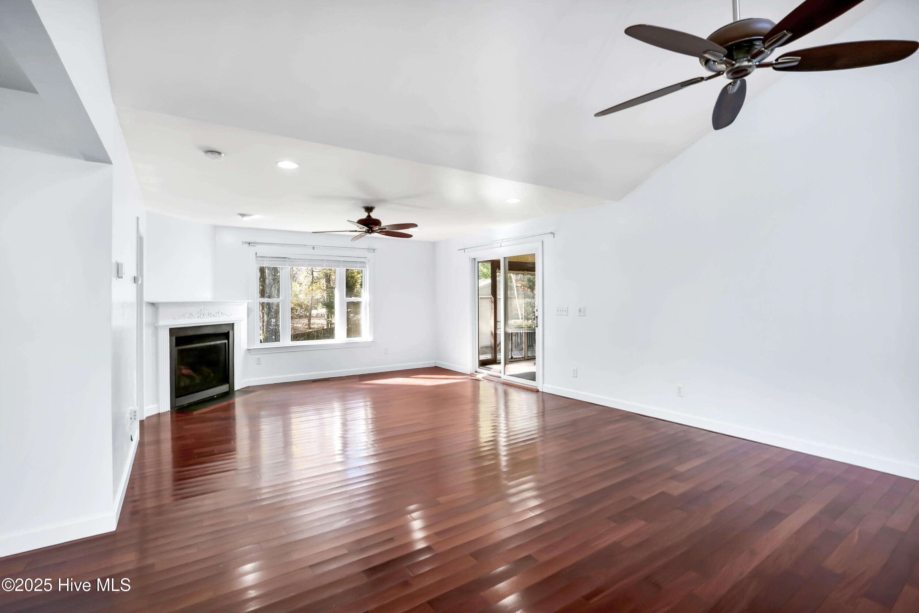 100543025 | Photo 20