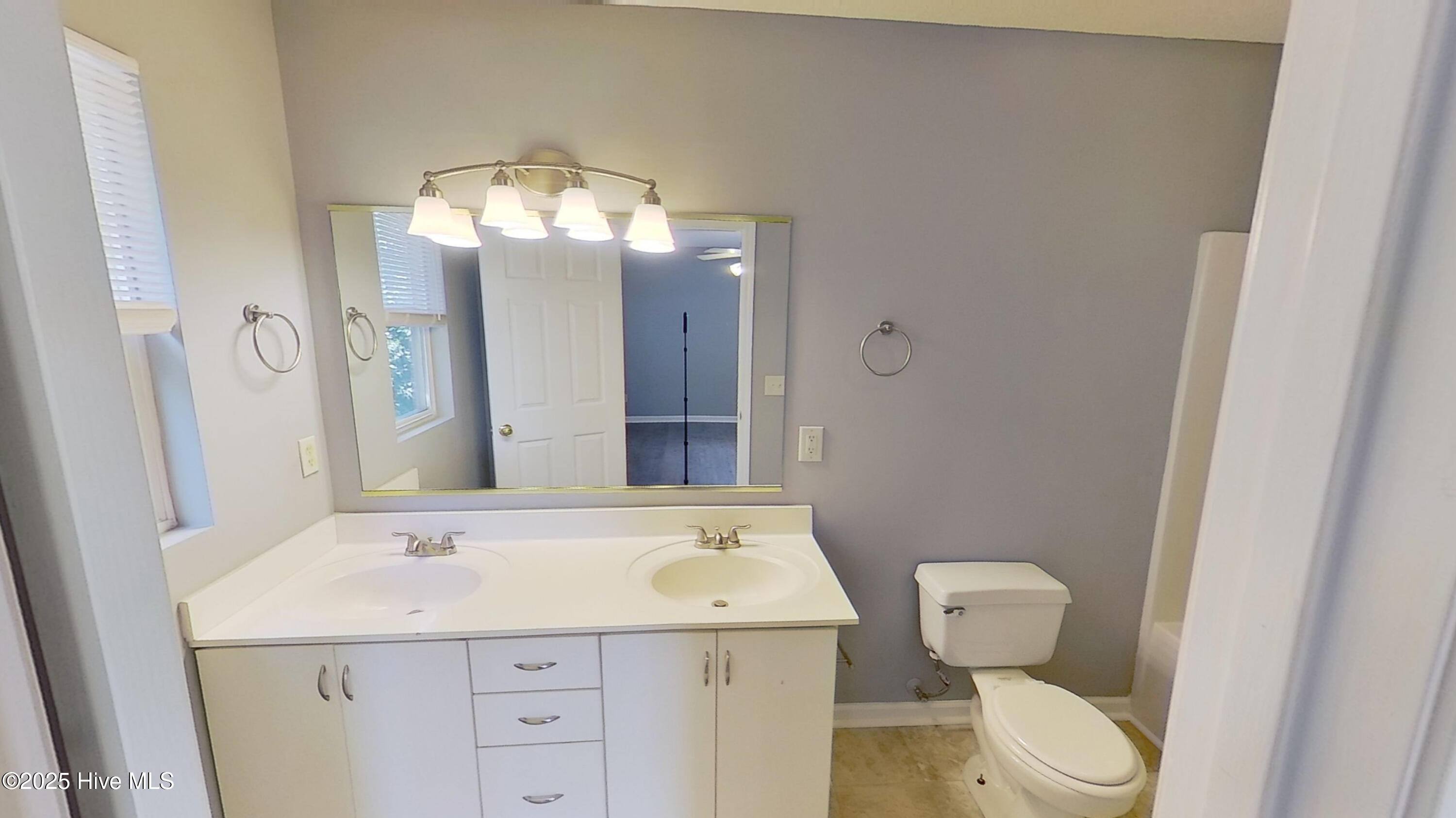 100512286 | Photo 14