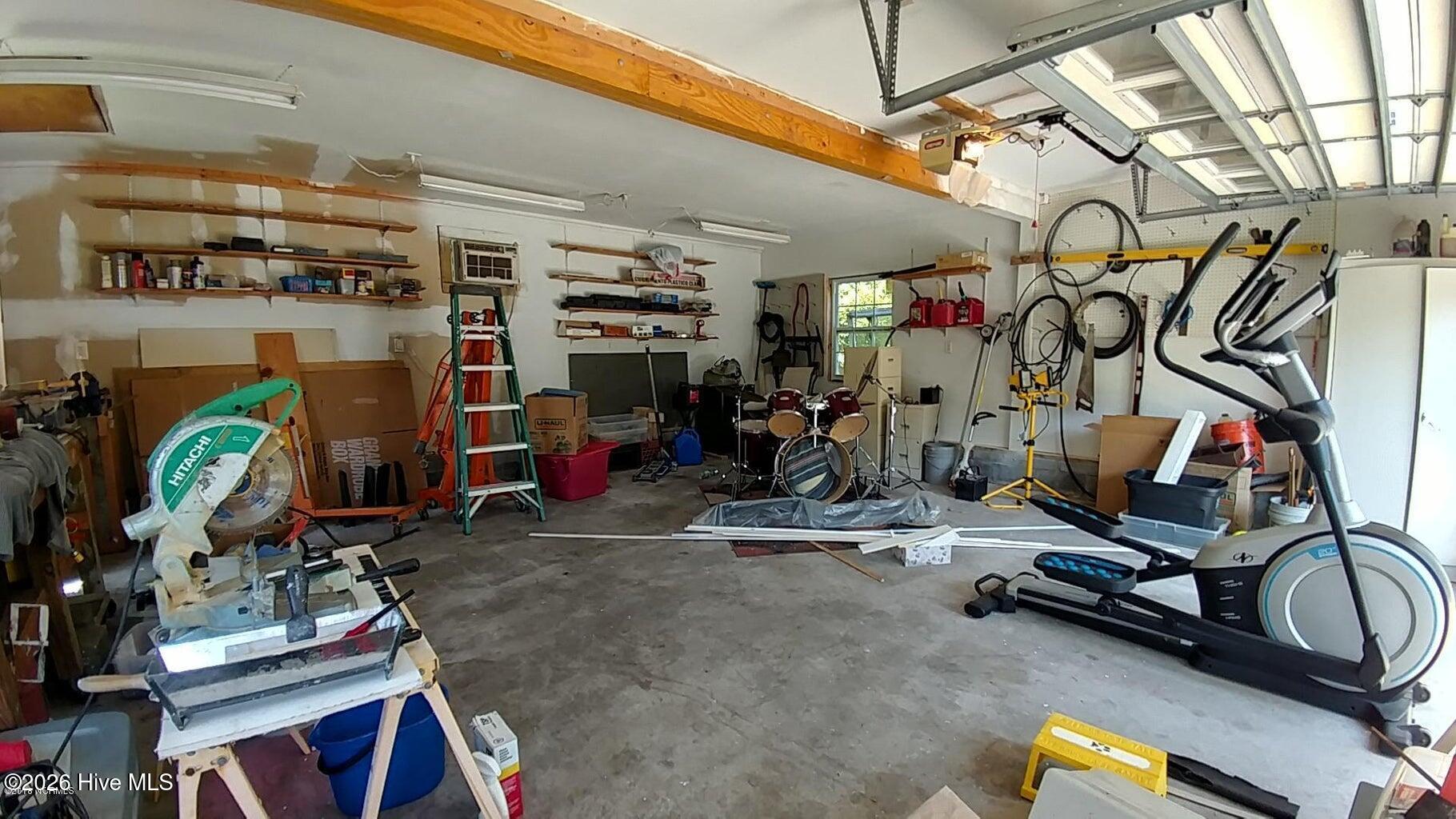 100554499 | Photo 43