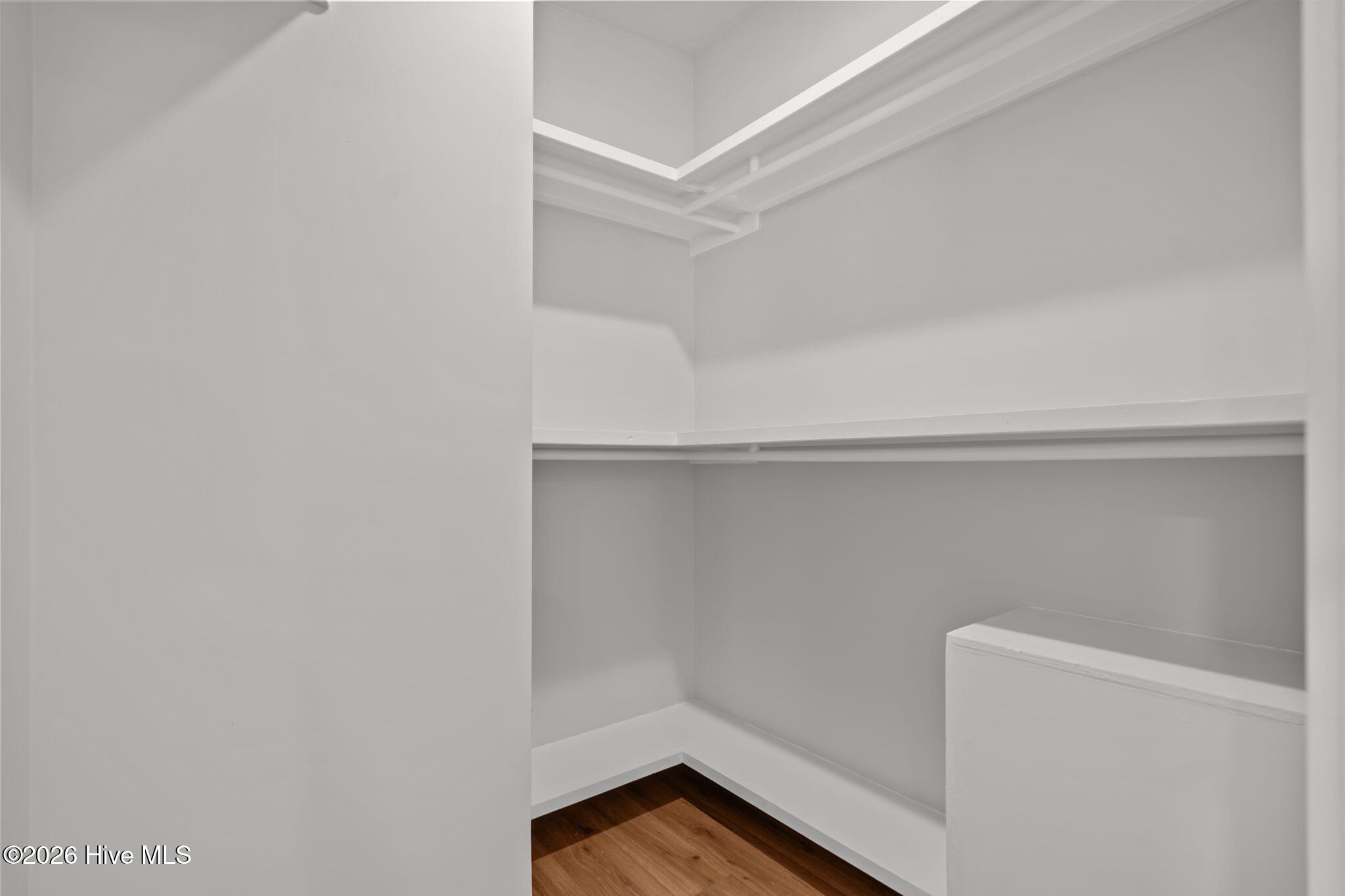 100550651 | Photo 29