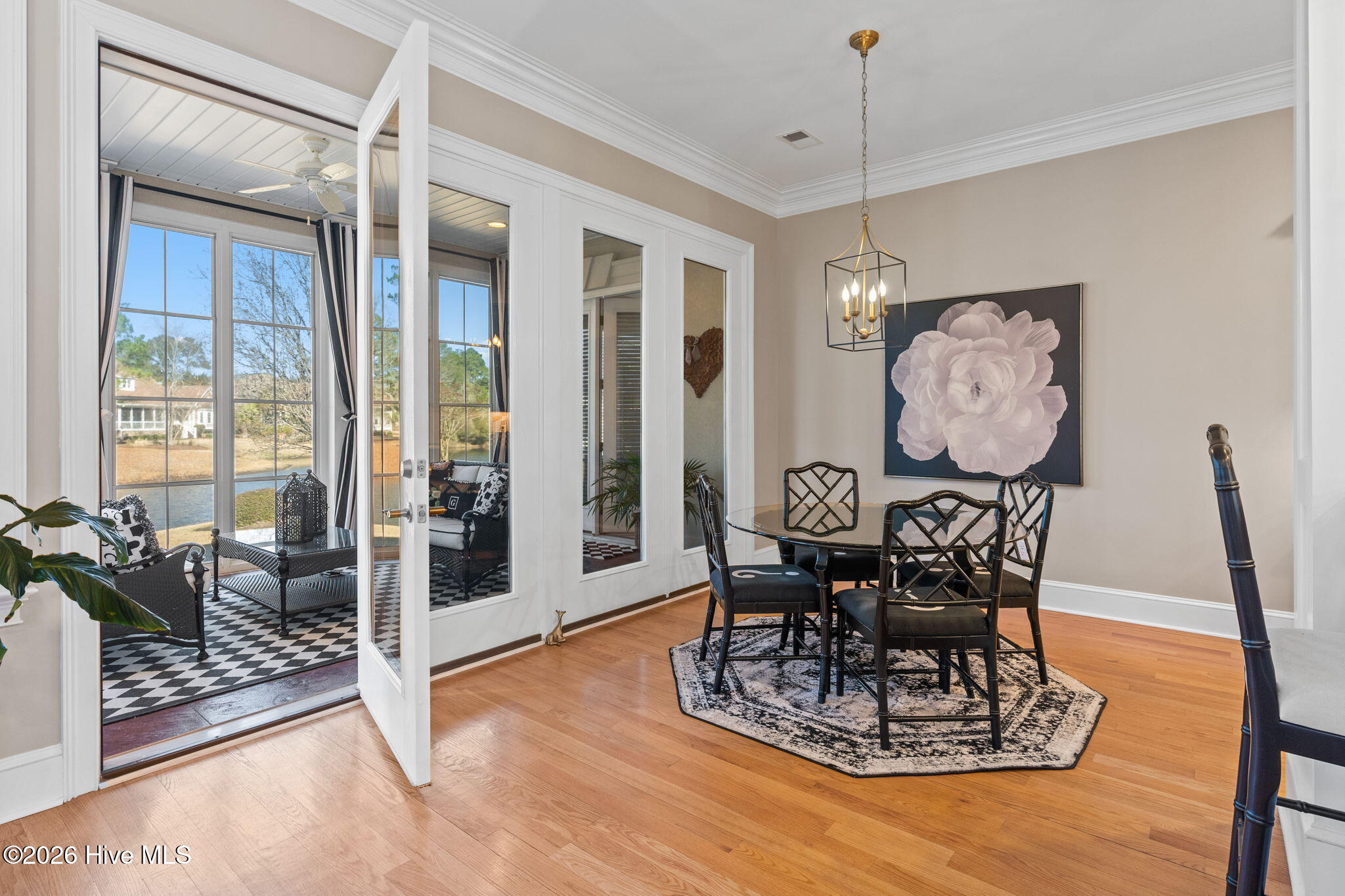 100559683 | Photo 19