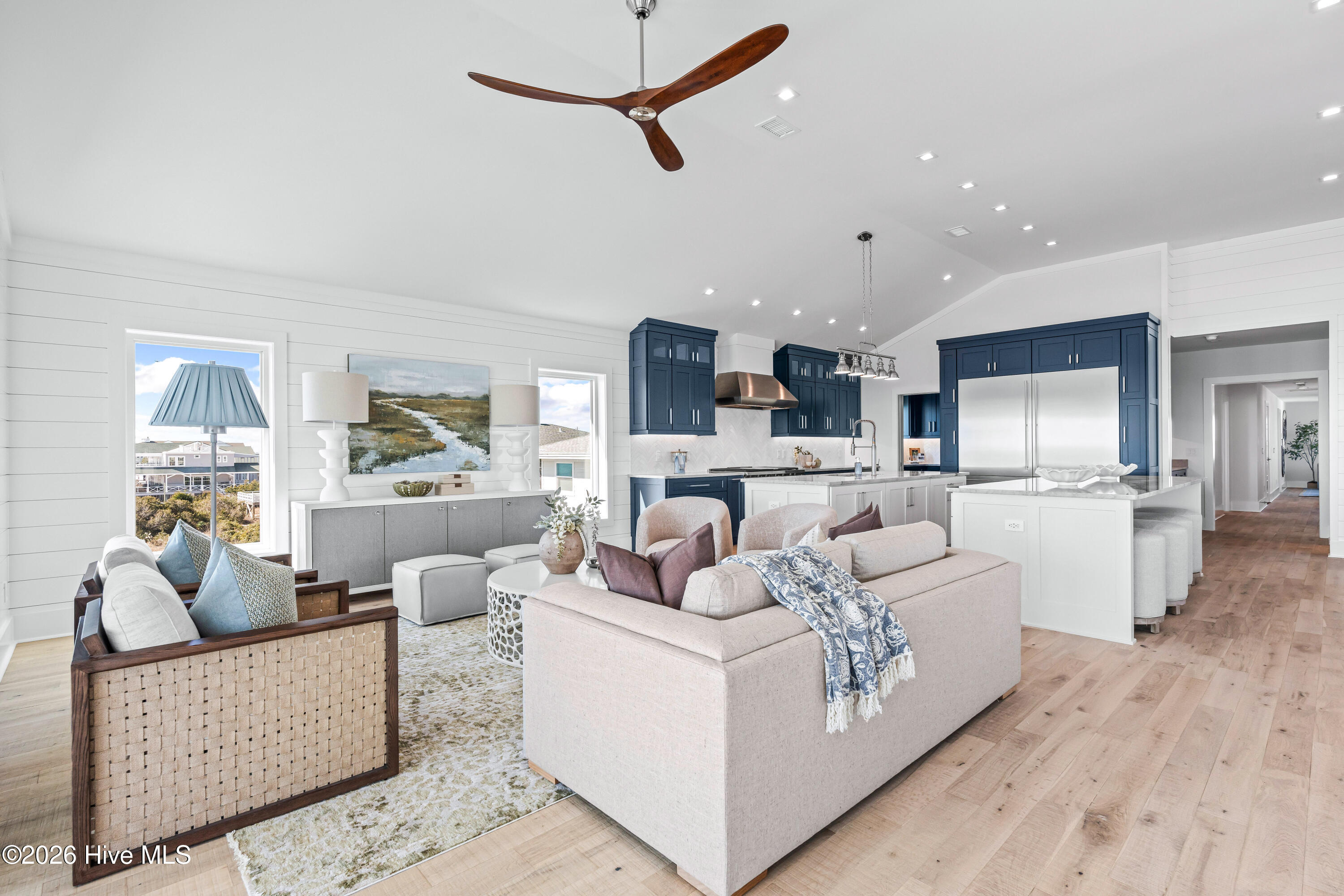 100558368 | Photo 13