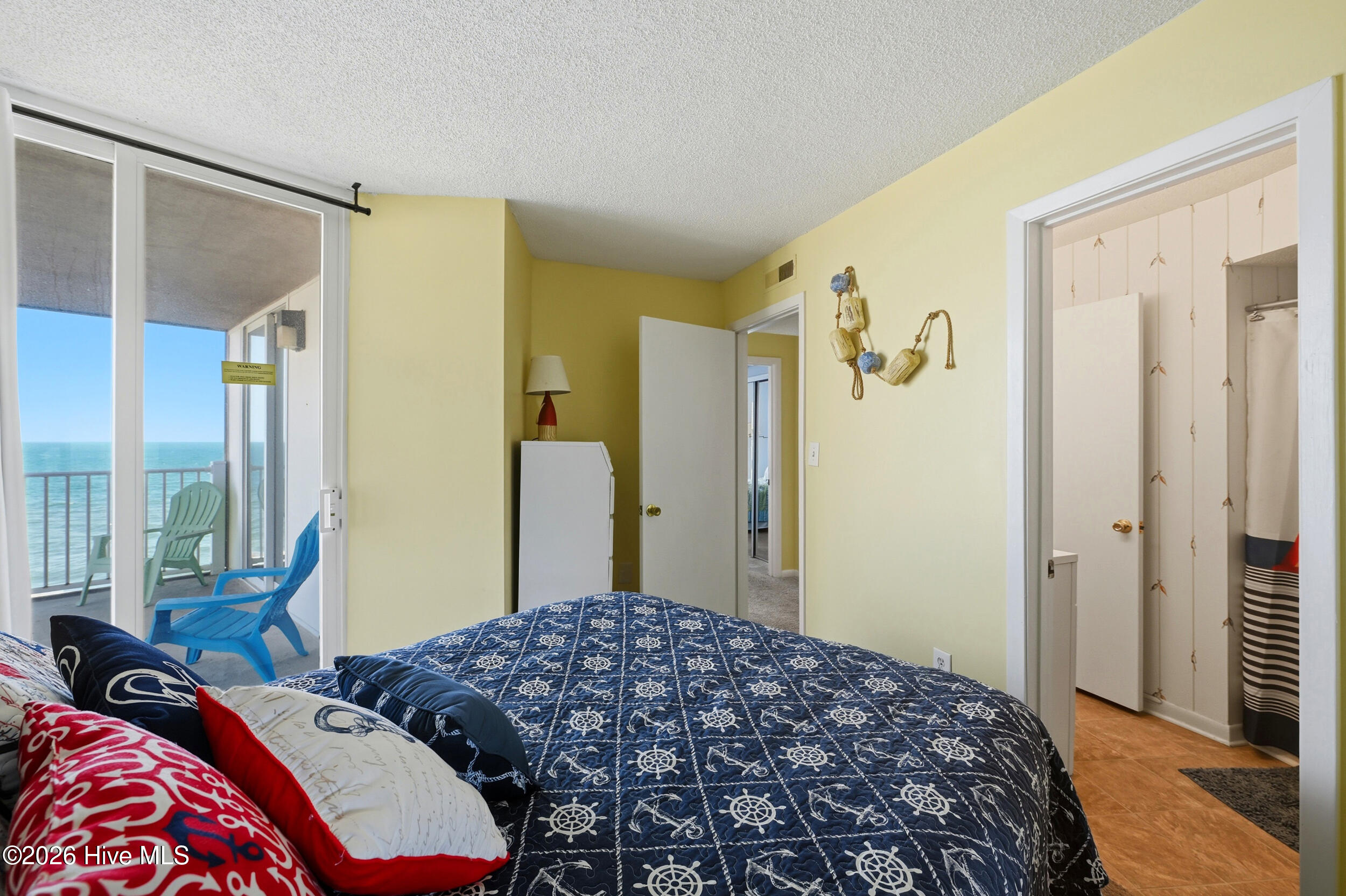 100563284 | Photo 23