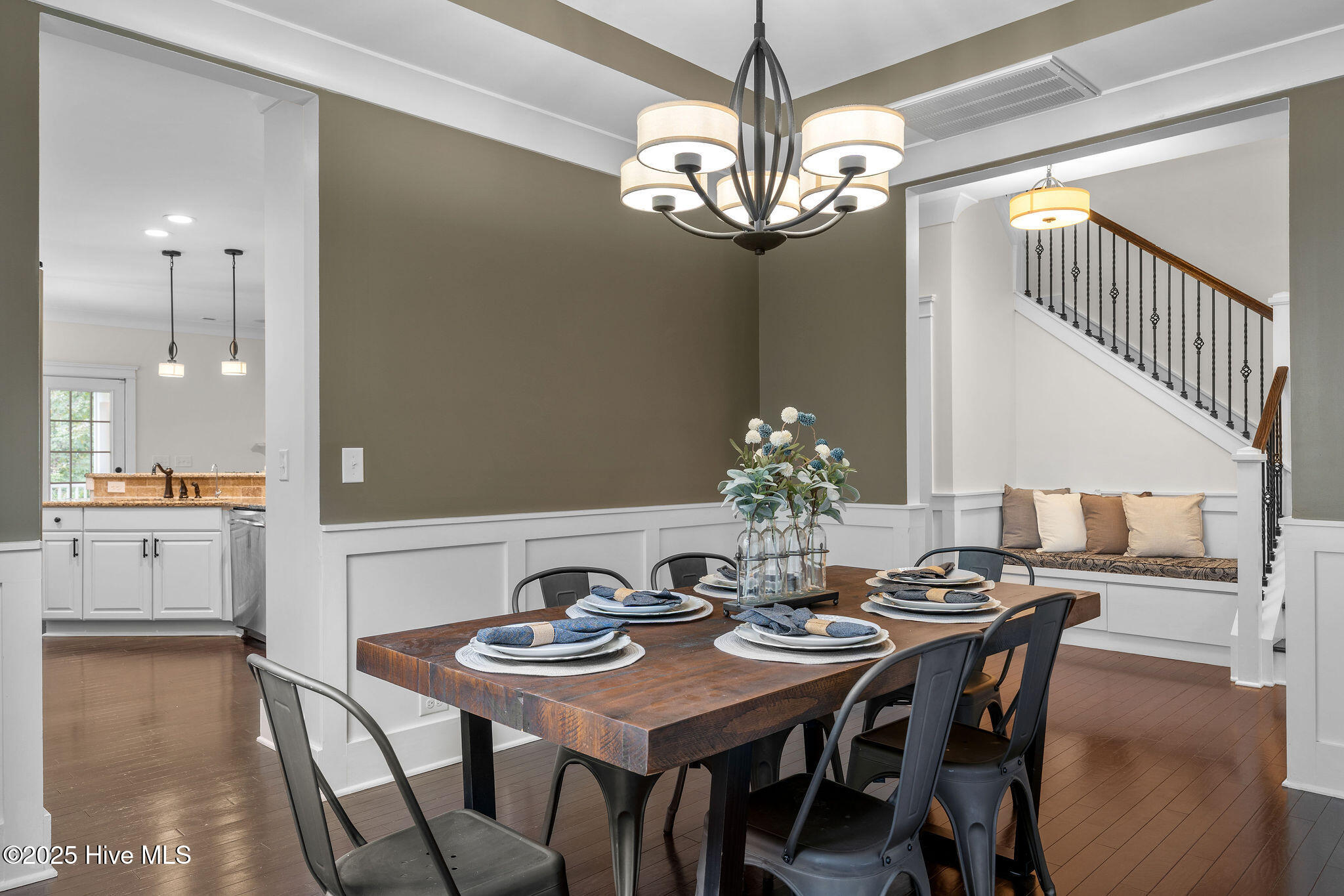 100536544 | Photo 18