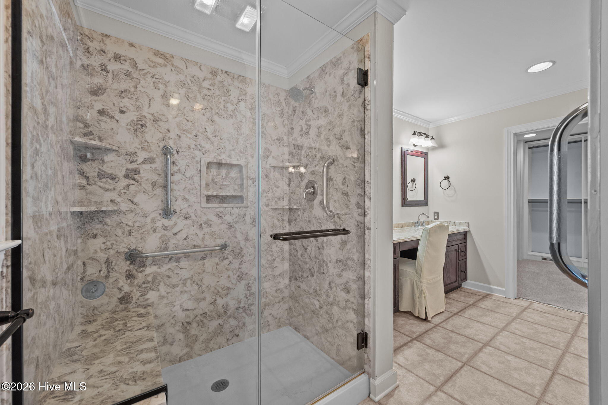 100542324 | Photo 56