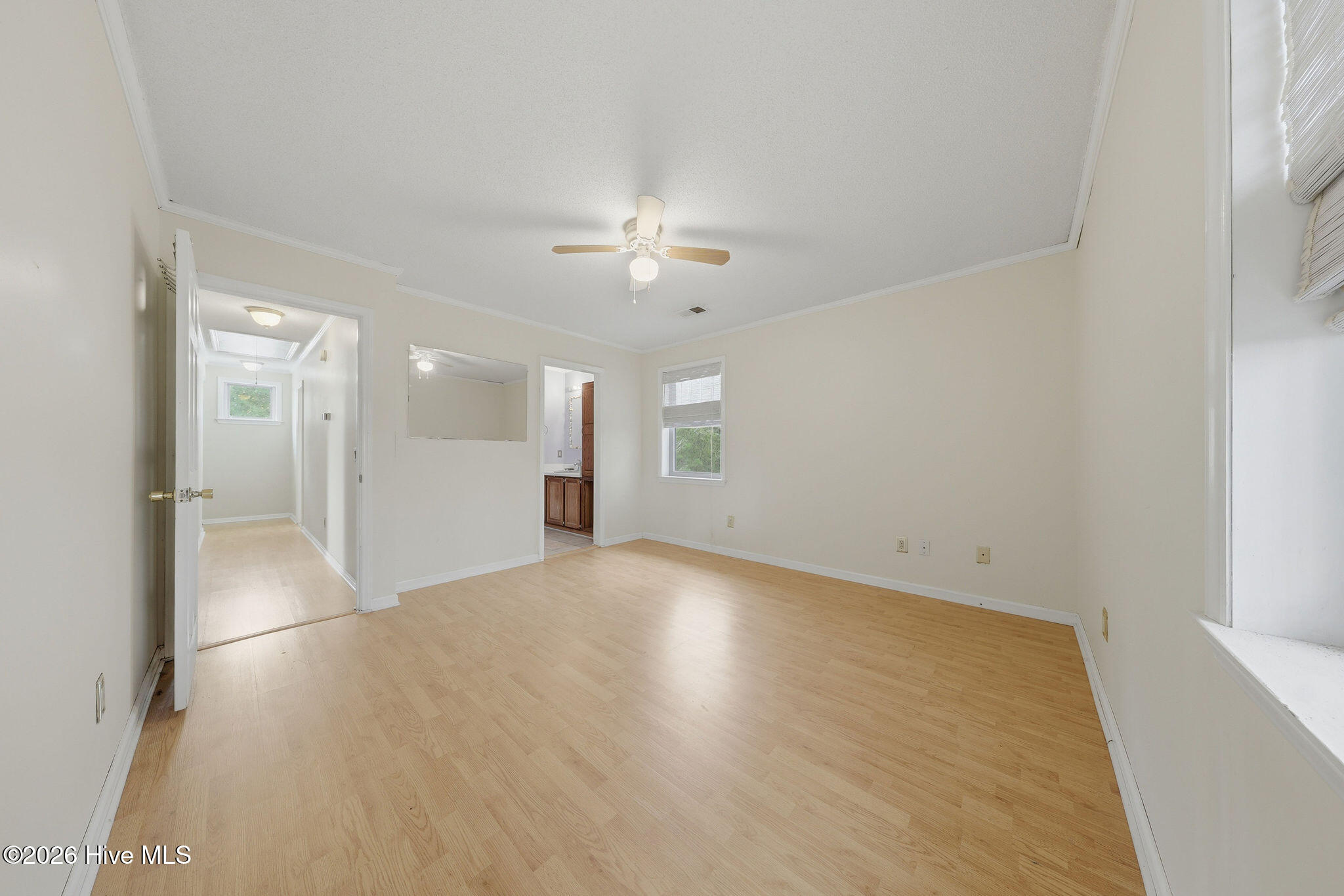 100560695 | Photo 29