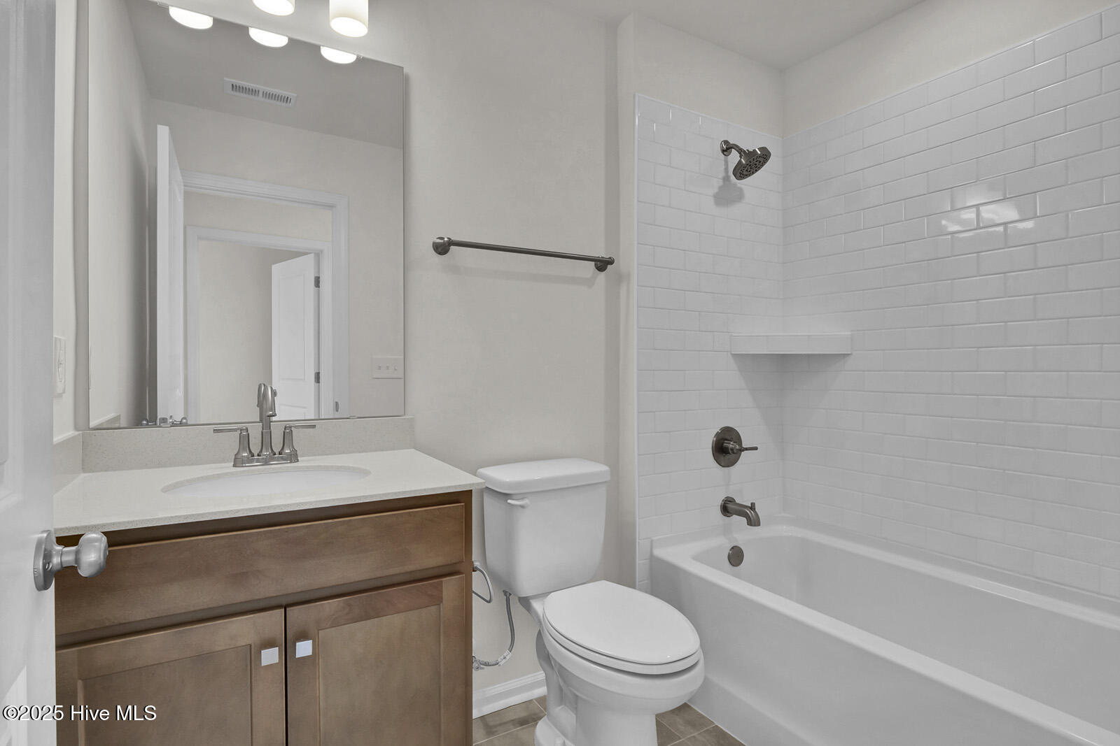 100497976 | Photo 42