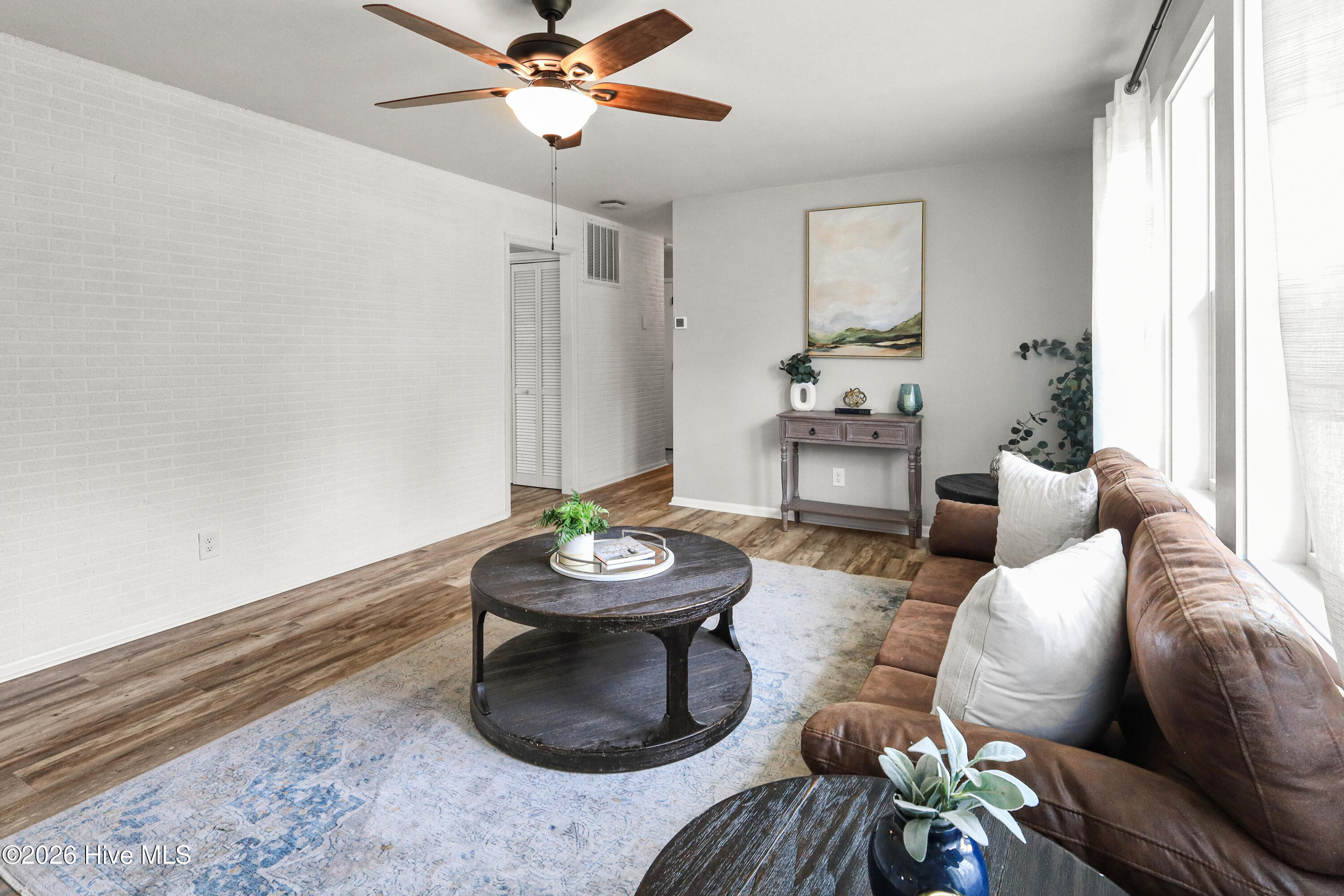 100562432 | Photo 11