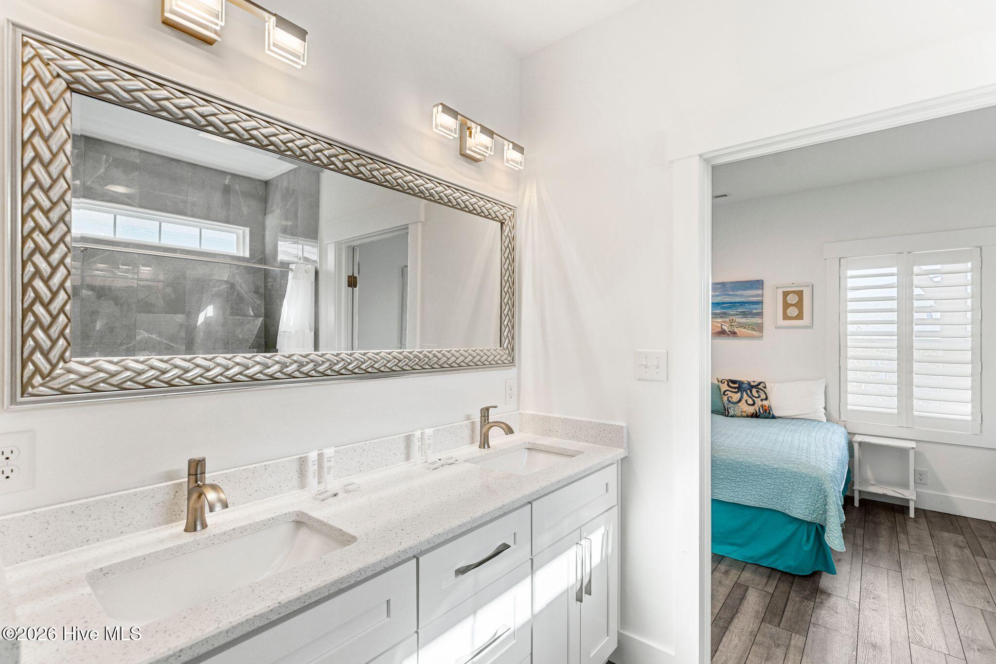 100551574 | Photo 34