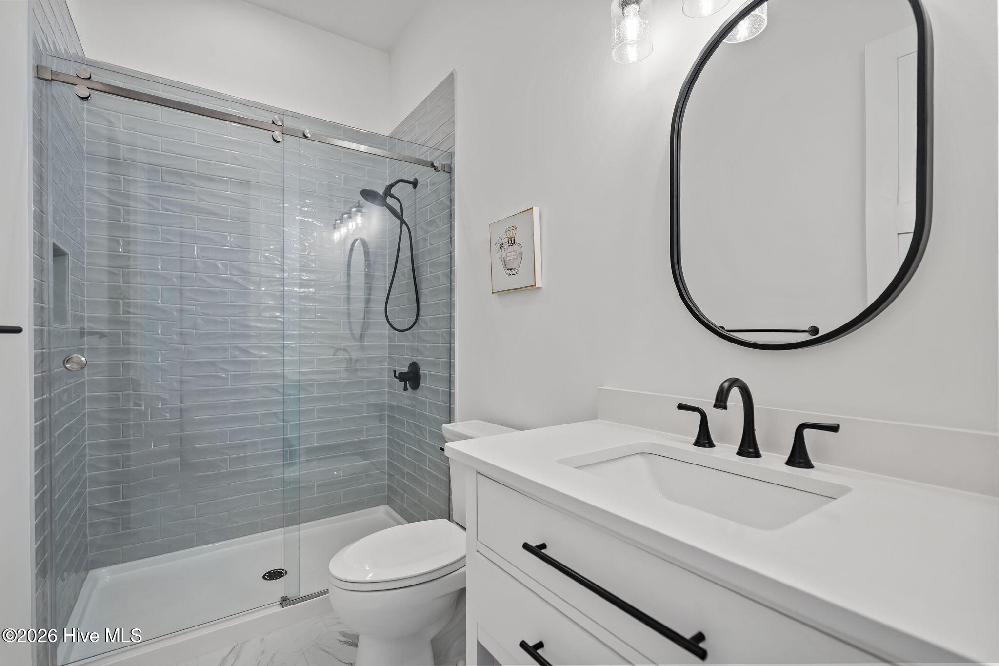 100566934 | Photo 53