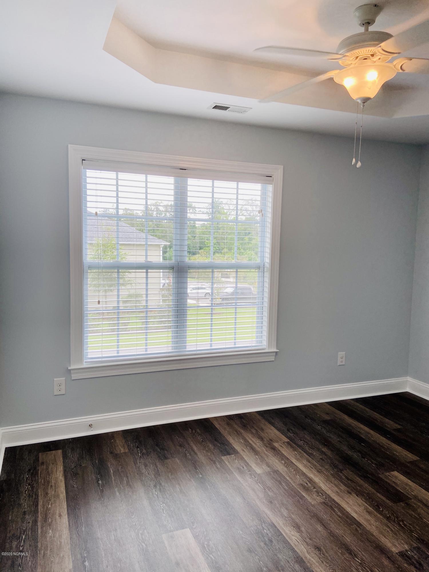 100 Parrot Landing Drive, Hubert, NC, 28539