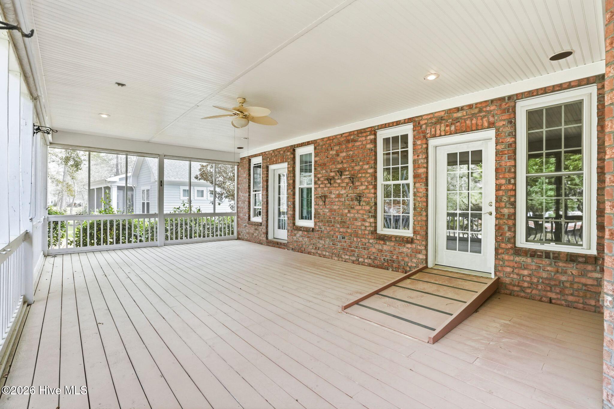 100563594 | Photo 67