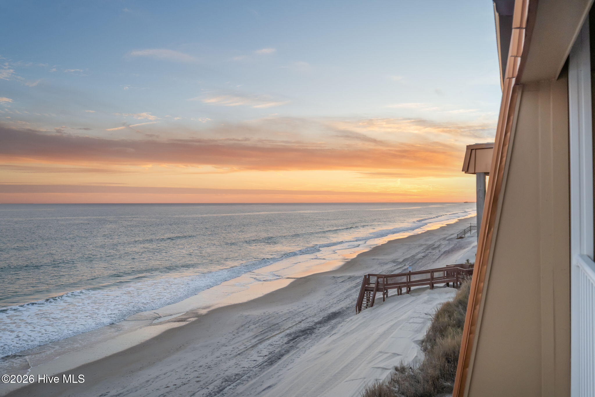 100554978 | Photo 44