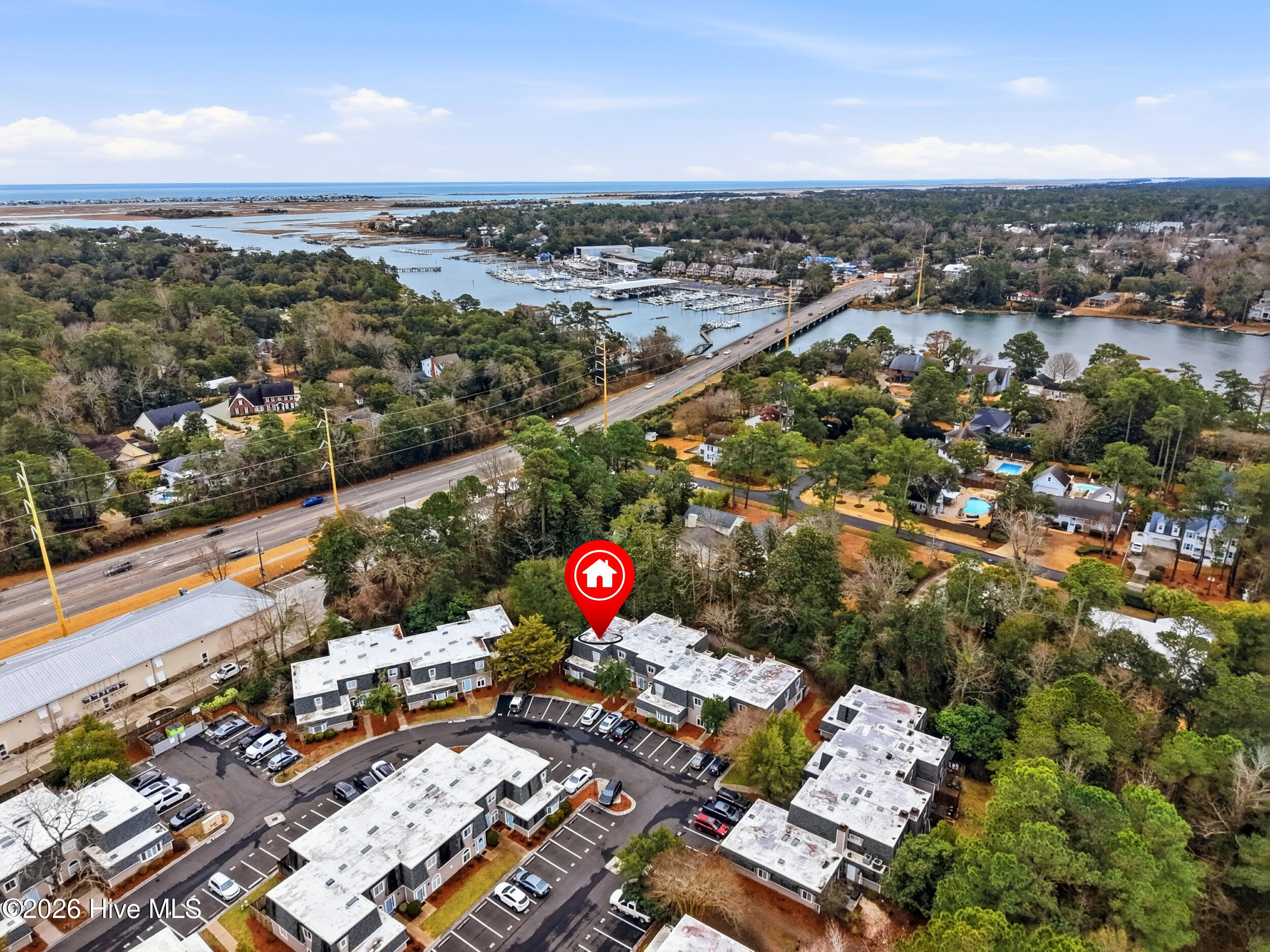 100557248 | Photo 35