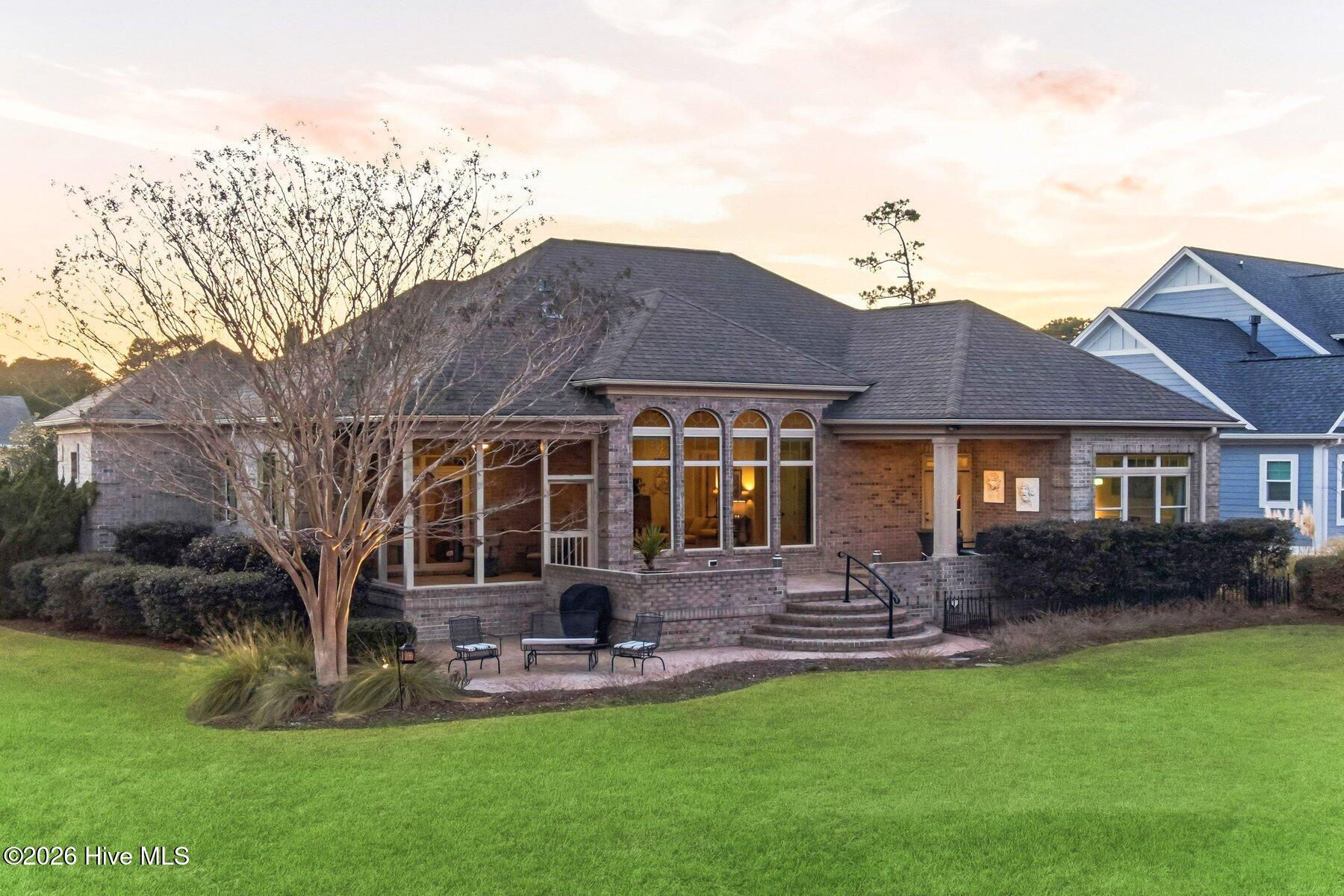 100555676 | Photo 47