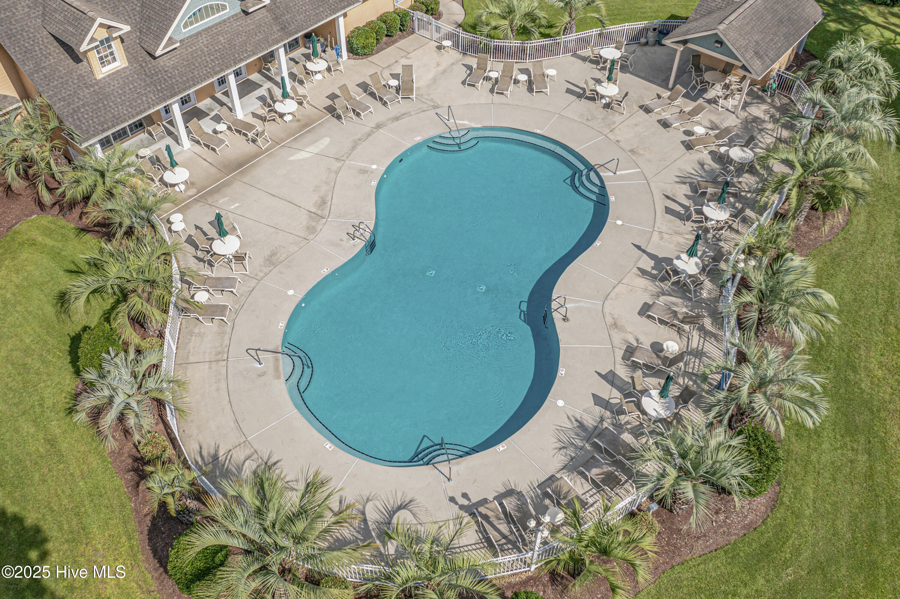 100493950 | Photo 42