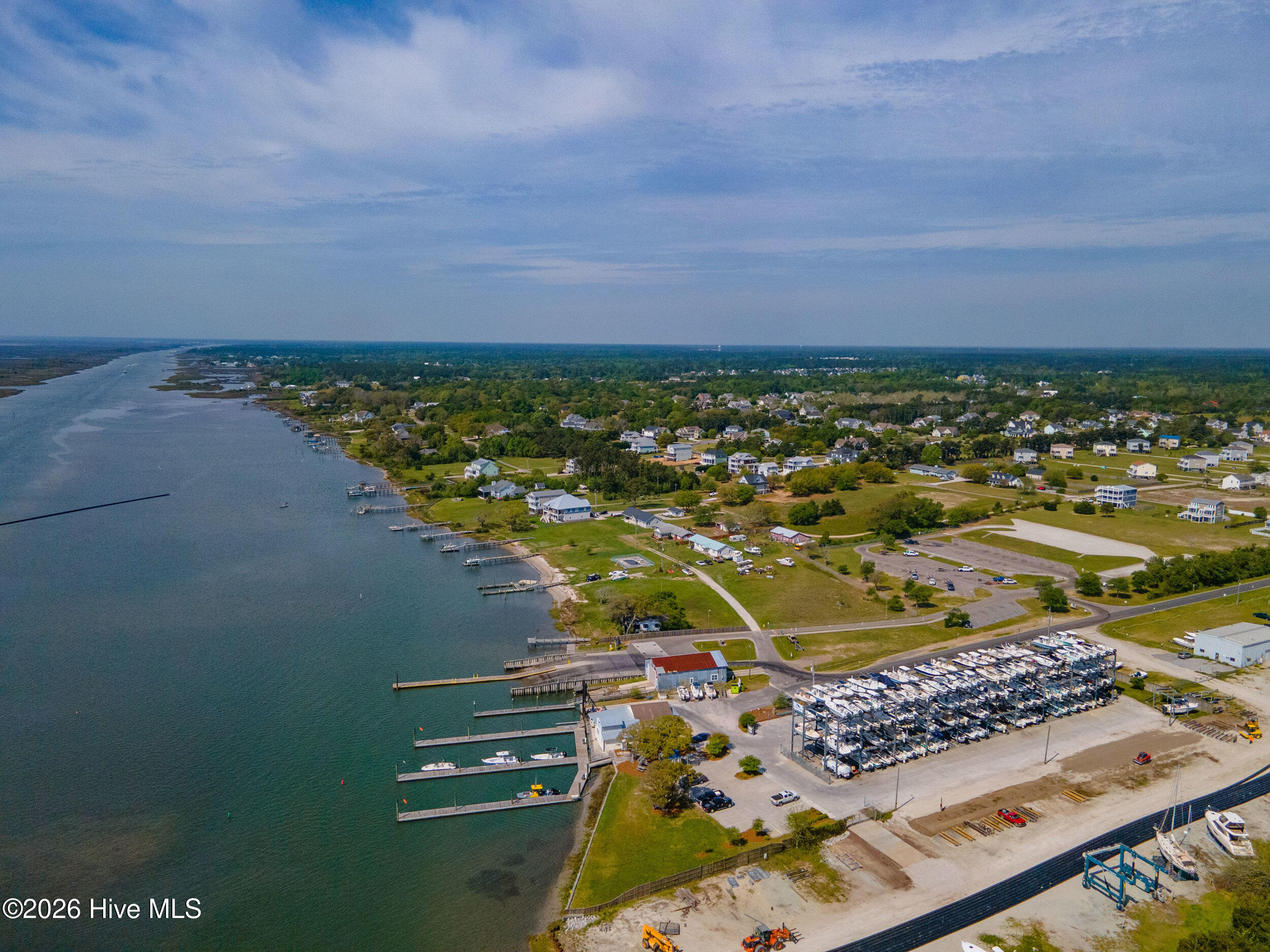 100561337 | Photo 39