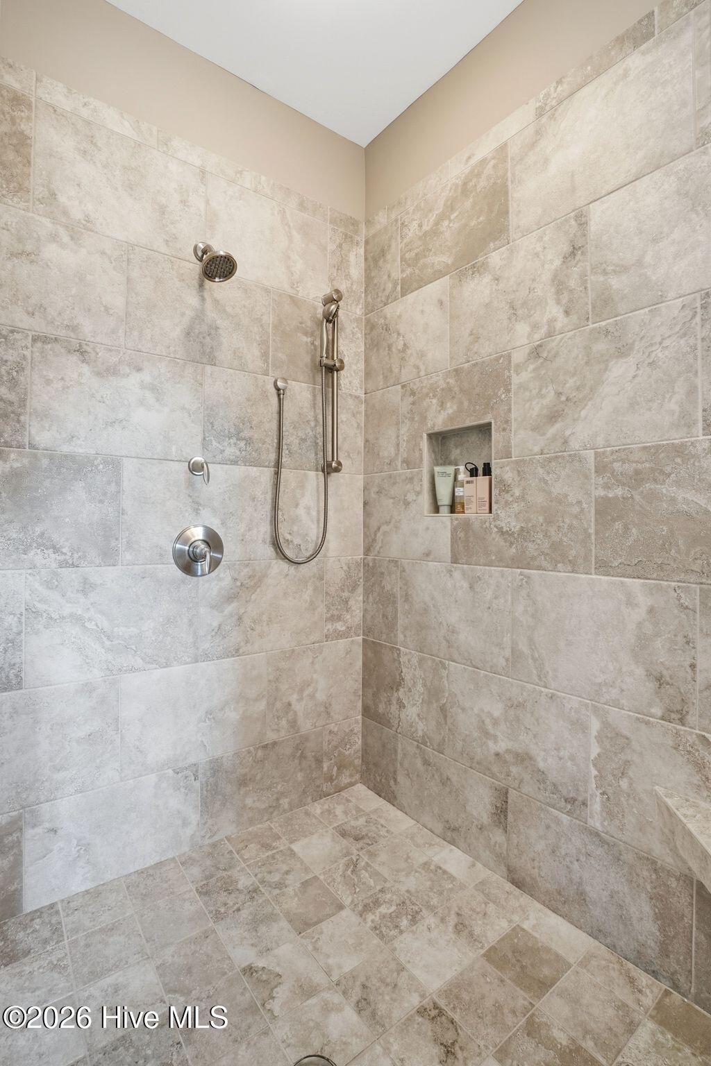 100559080 | Photo 39