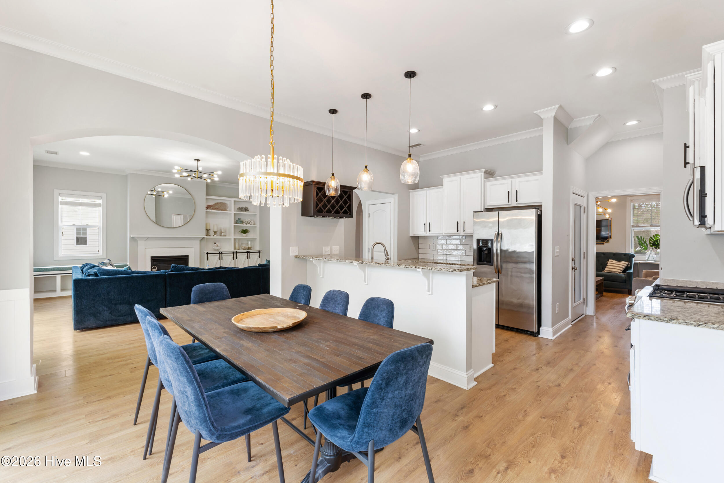 100557011 | Photo 15