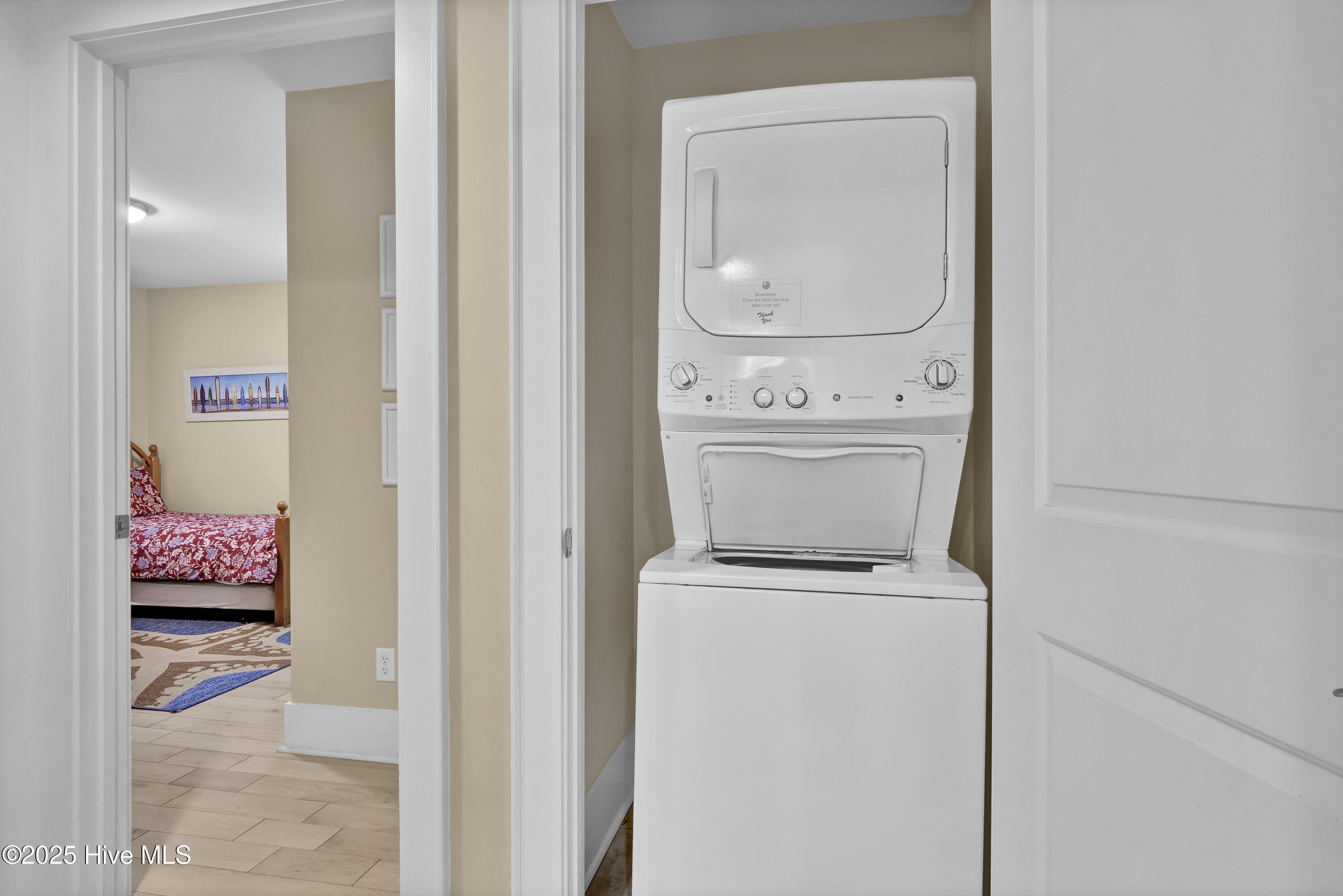 100525301 | Photo 21