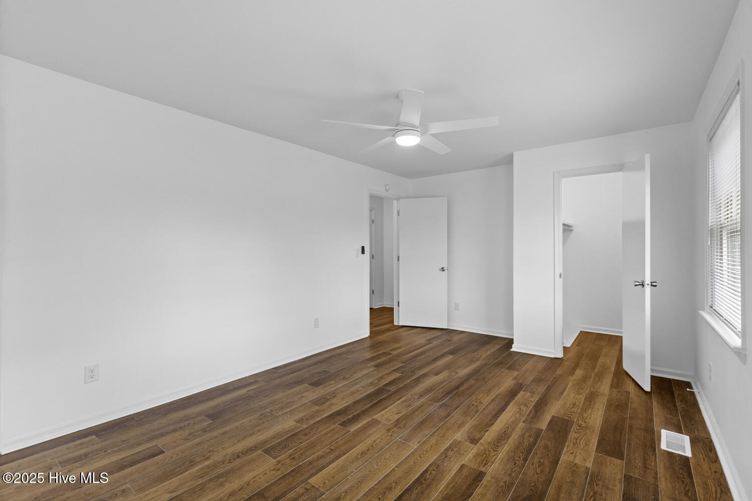 100544818 | Photo 12