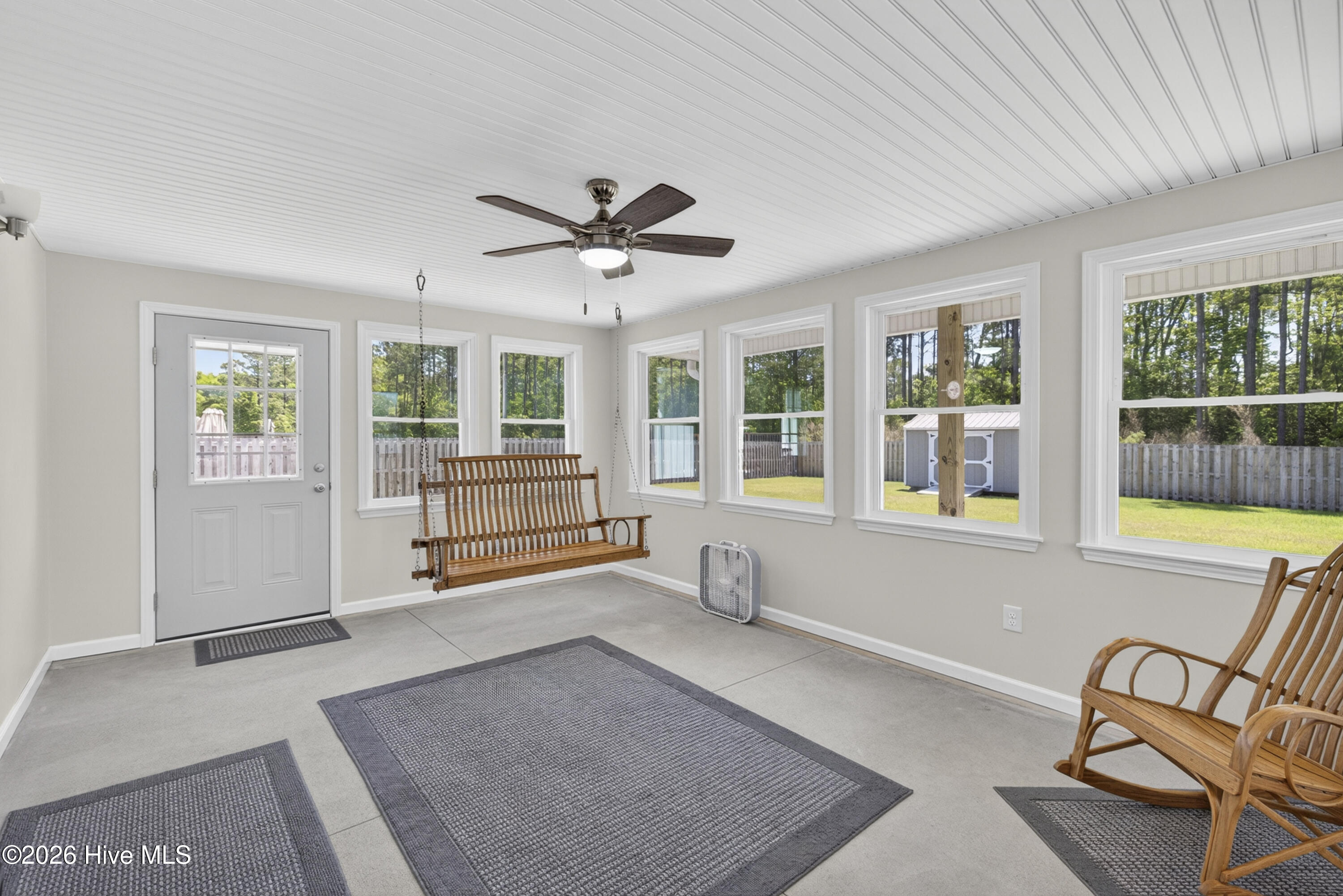 100570076 | Photo 31