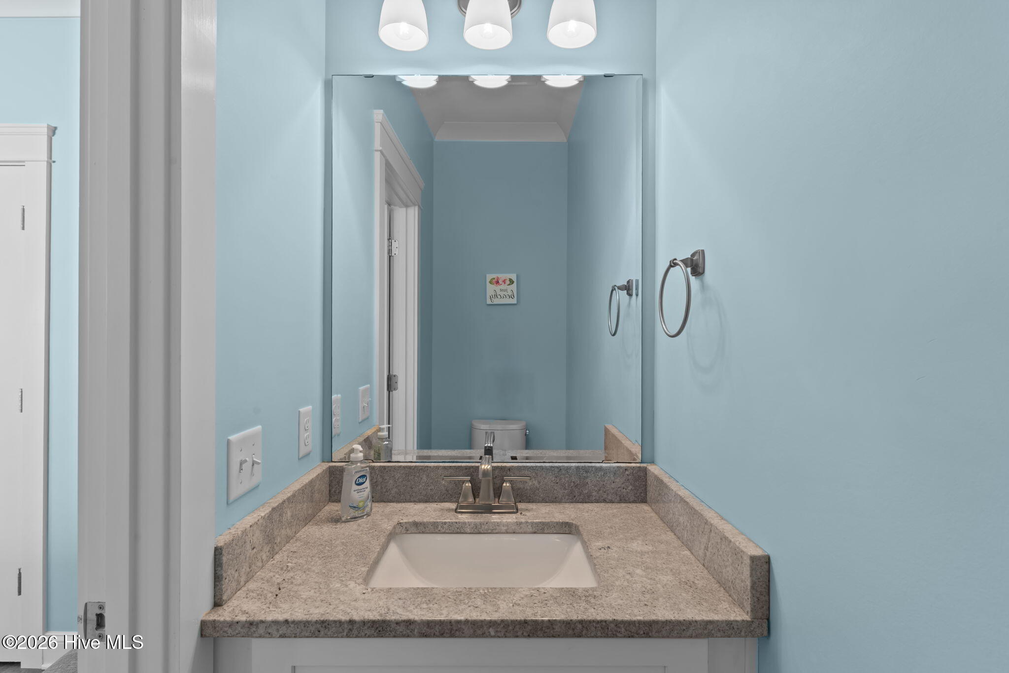 100547503 | Photo 11