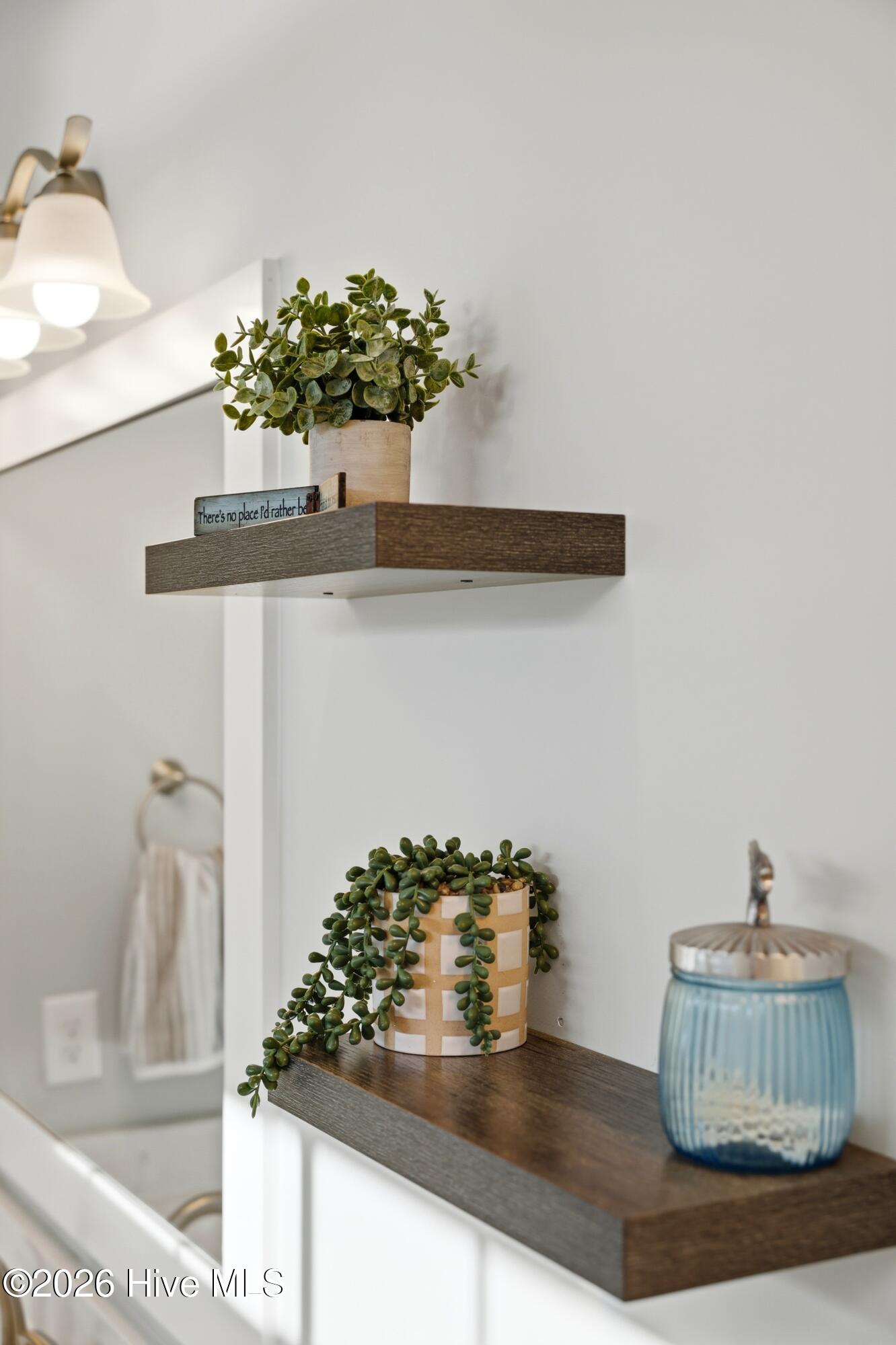 100562298 | Photo 14