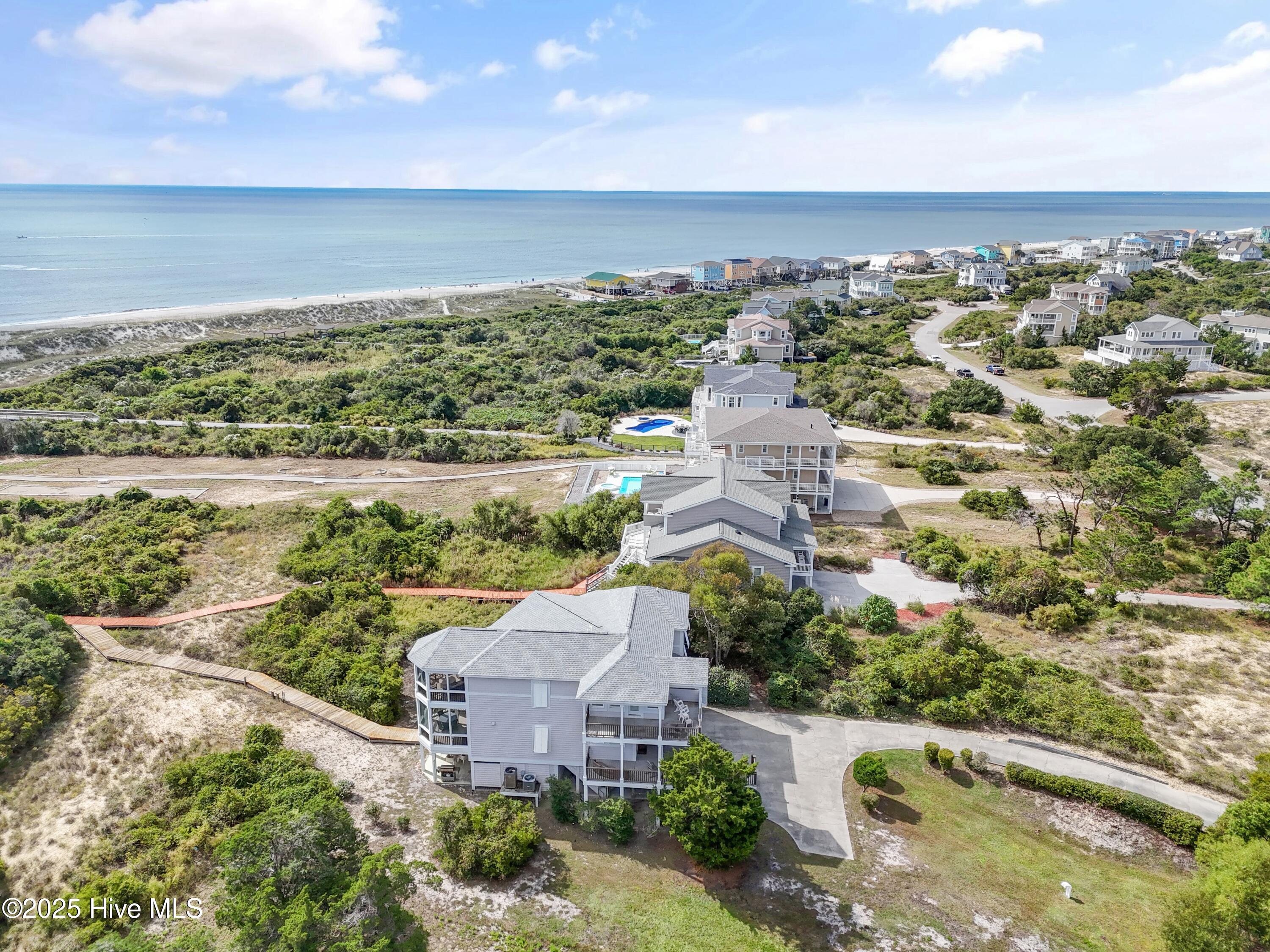 100536702 | Photo 131