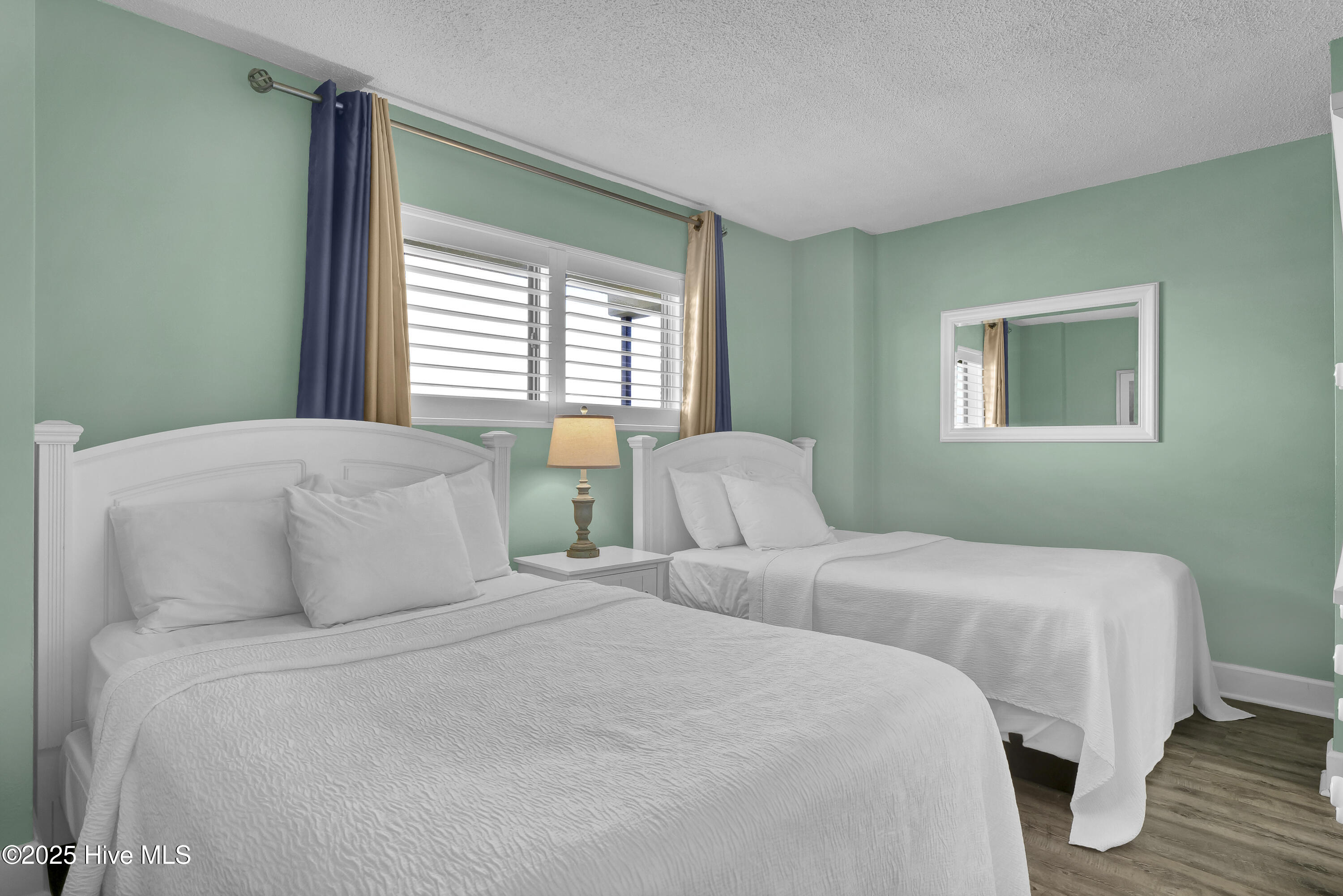 100530116 | Photo 15