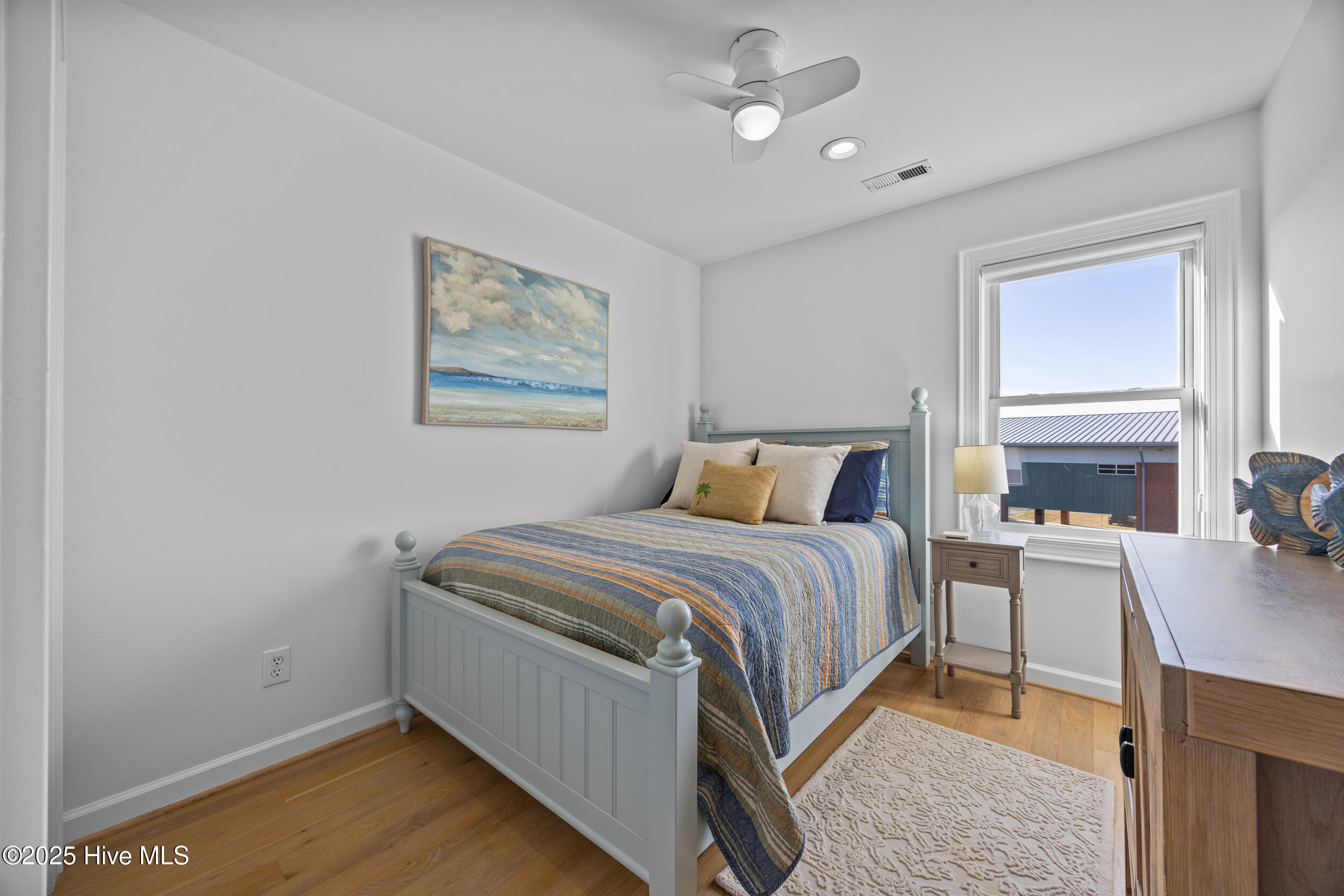 100554805 | Photo 32