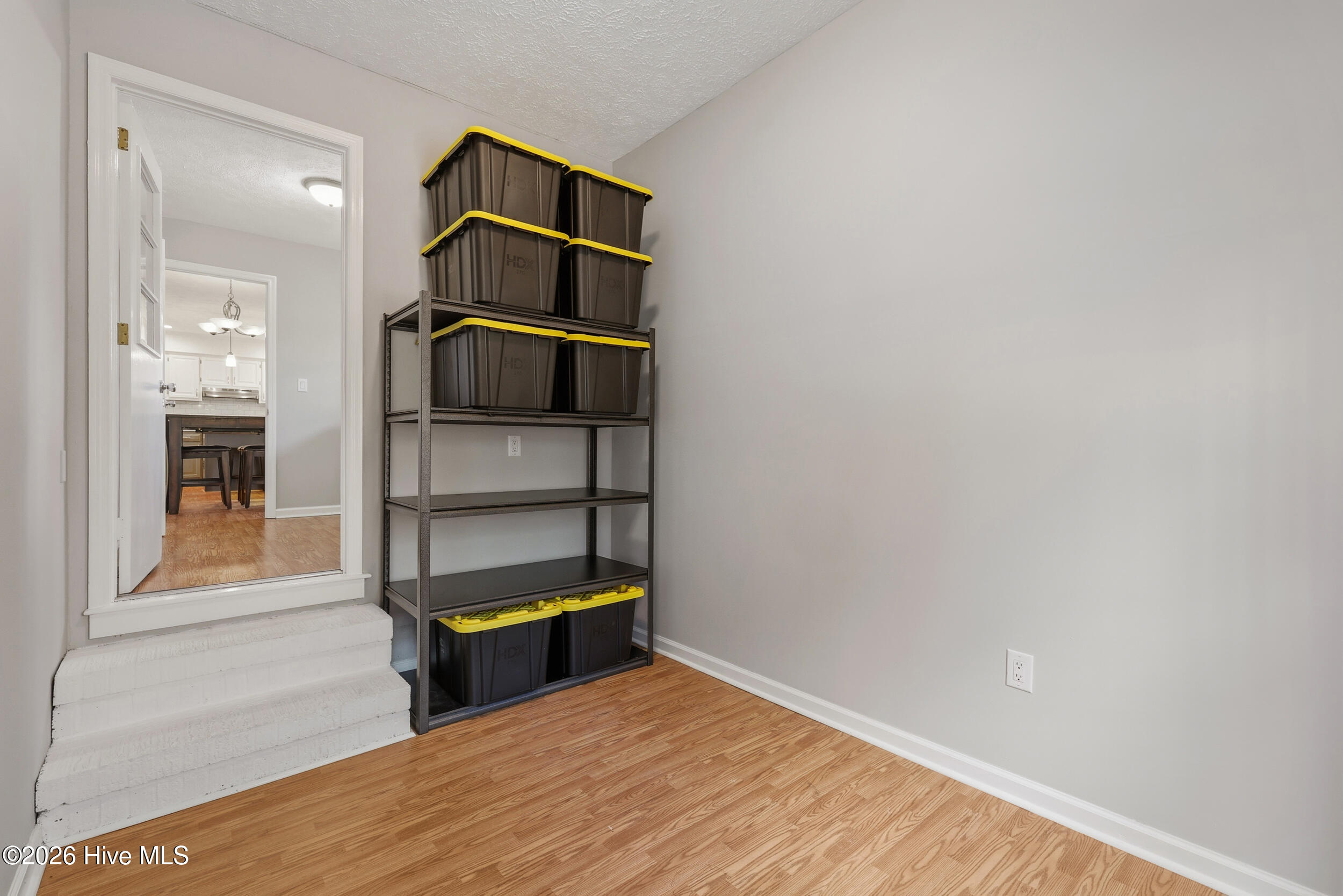 100559679 | Photo 31