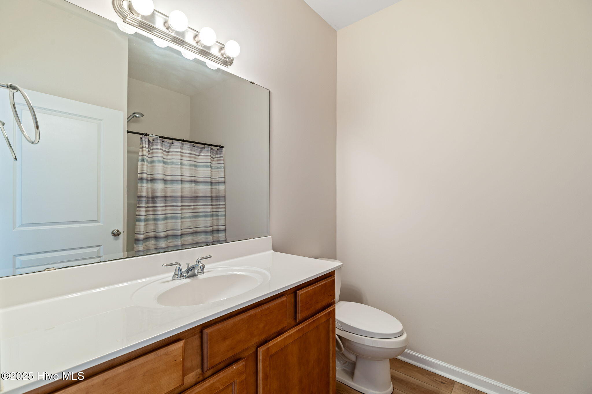 100542041 | Photo 22