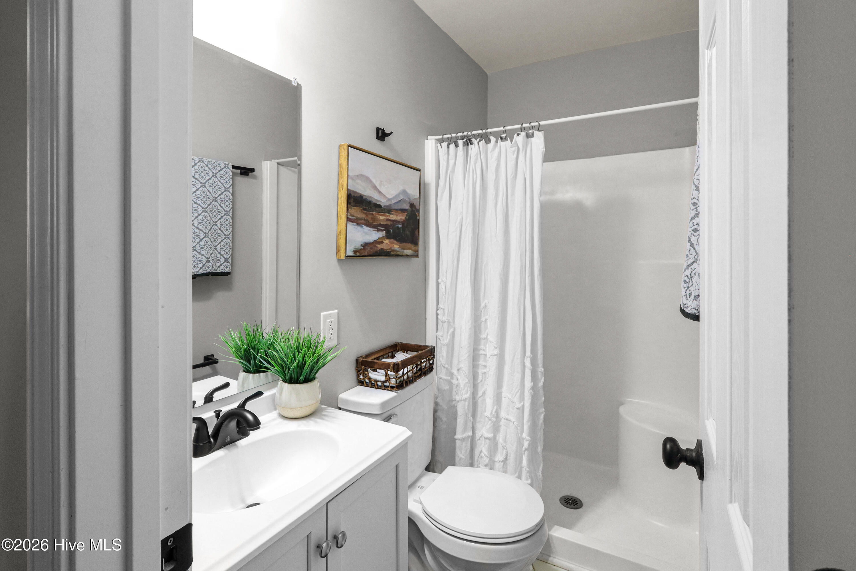 100569517 | Photo 35