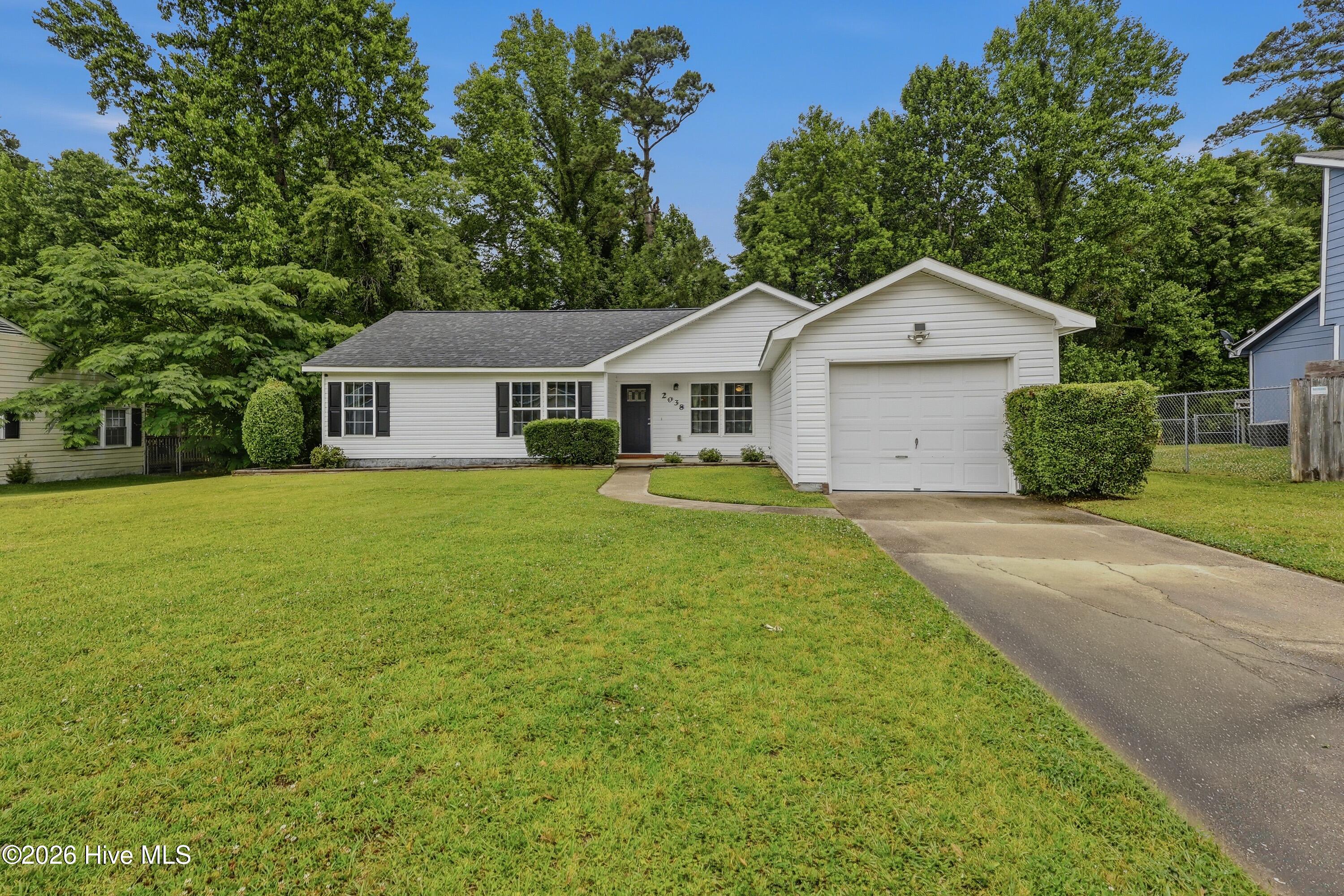 2038 Hunters Ridge Drive,Midway Park