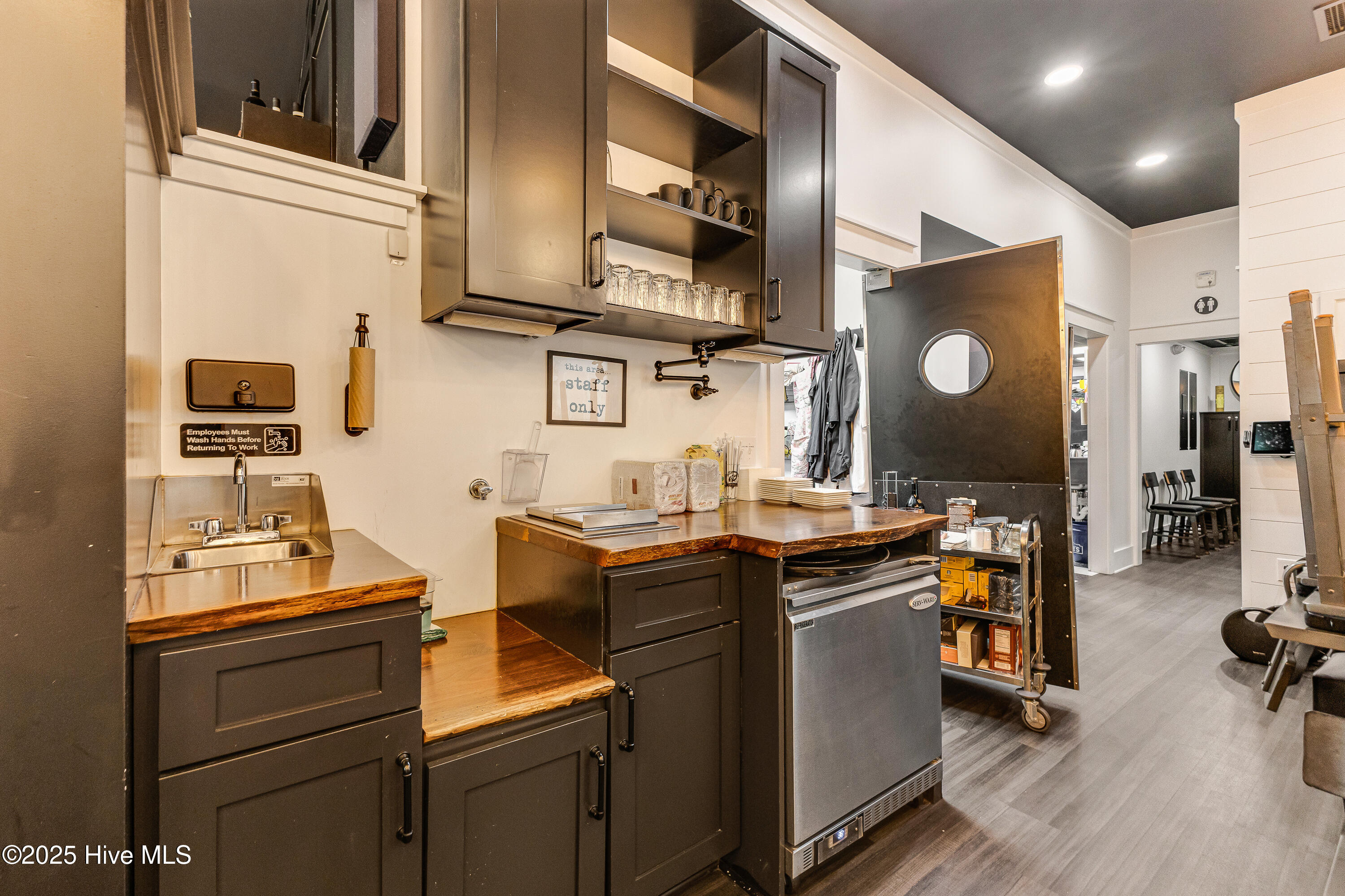 100509420 | Photo 15