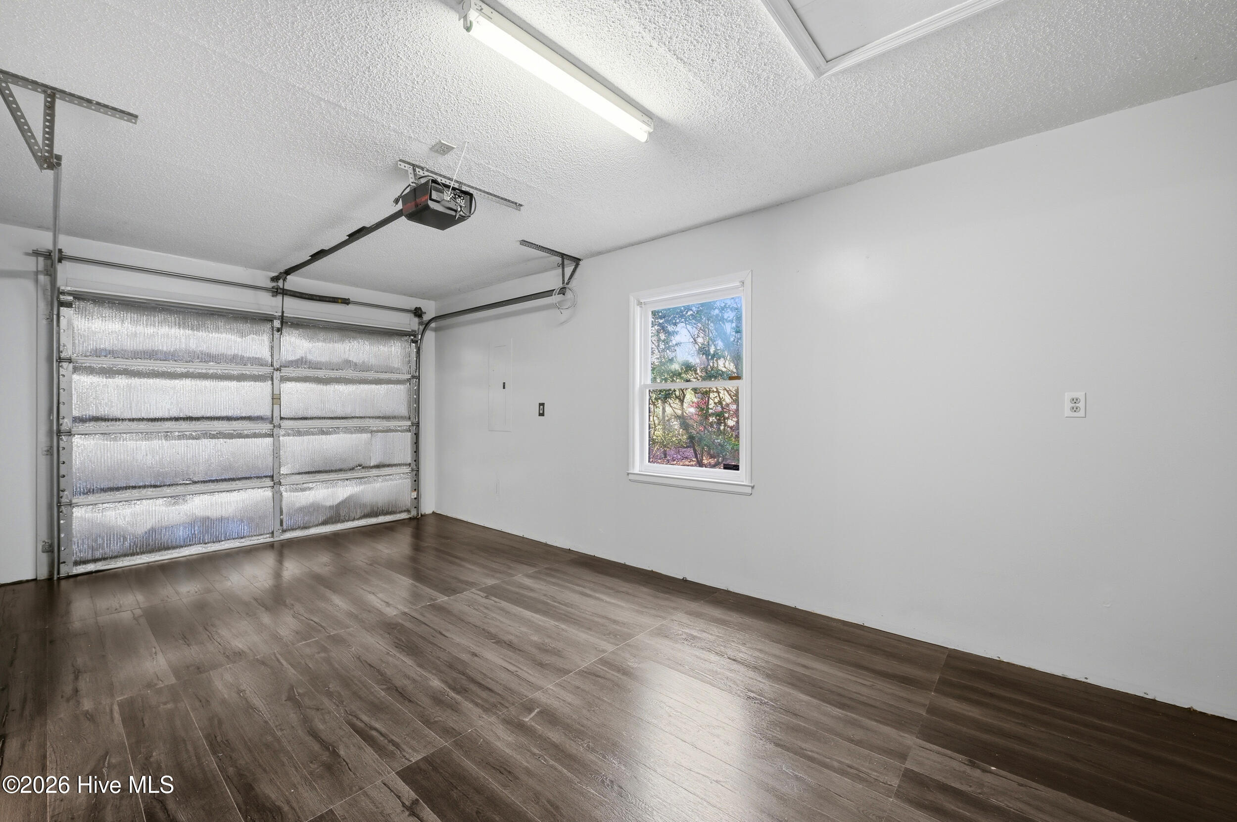 100562440 | Photo 27